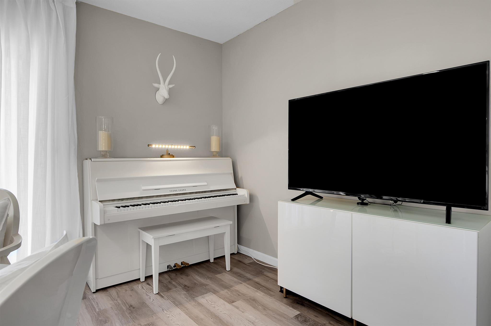 FOUR SEA SUNS CONDO - Residential