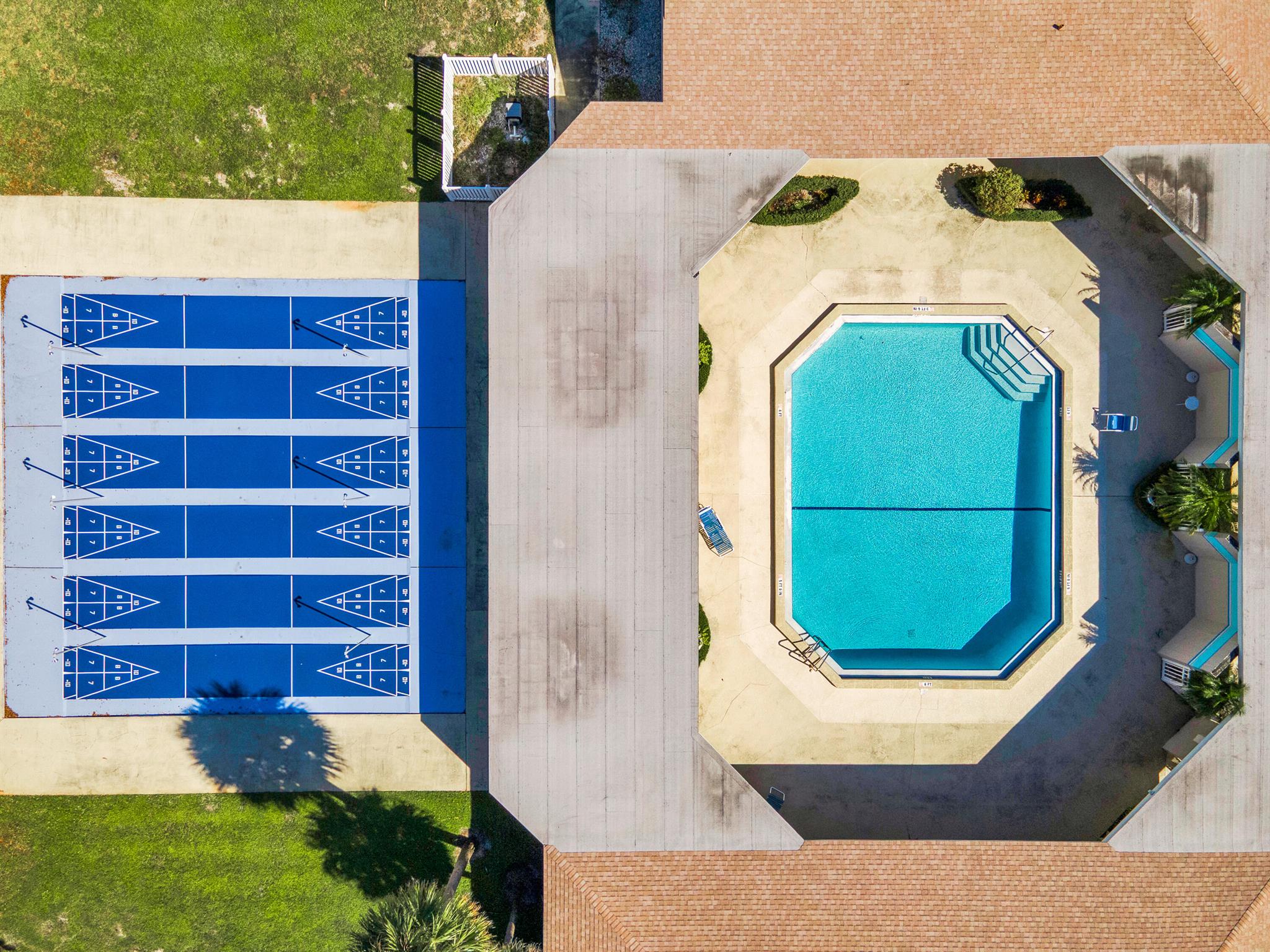 FOUR SEA SUNS CONDO - Residential