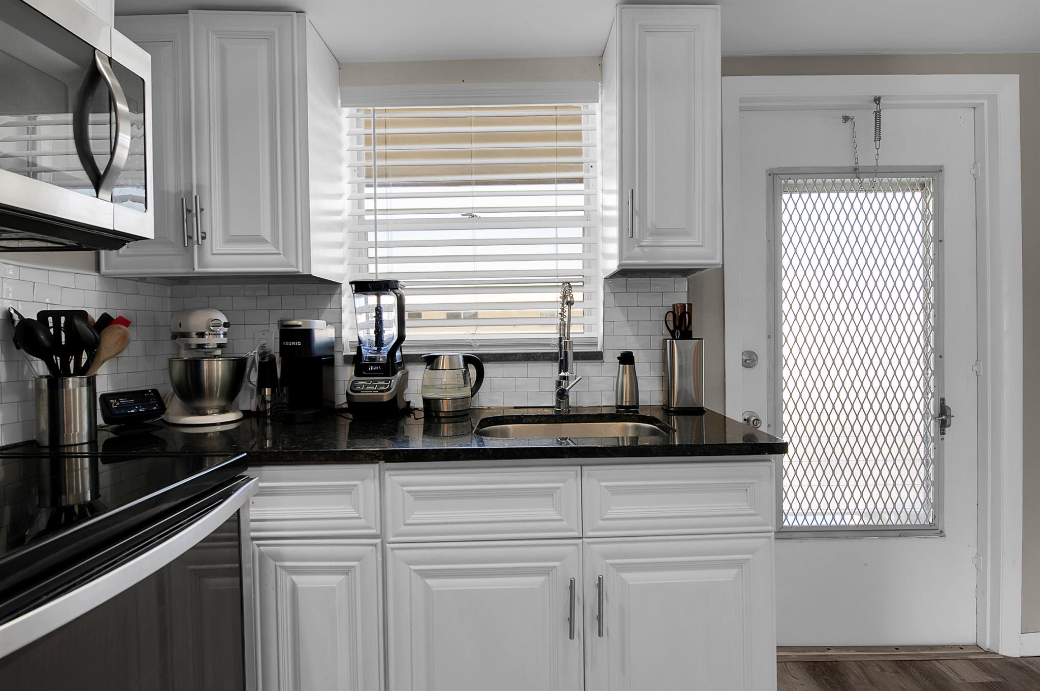 FOUR SEA SUNS CONDO - Residential