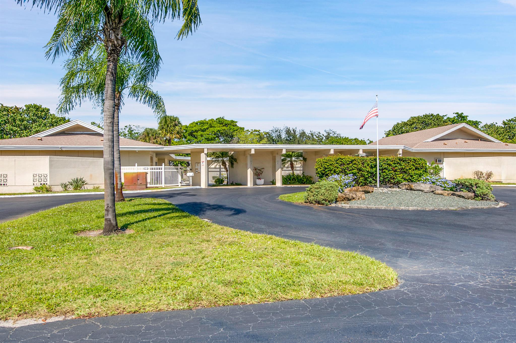 FOUR SEA SUNS CONDO - Residential