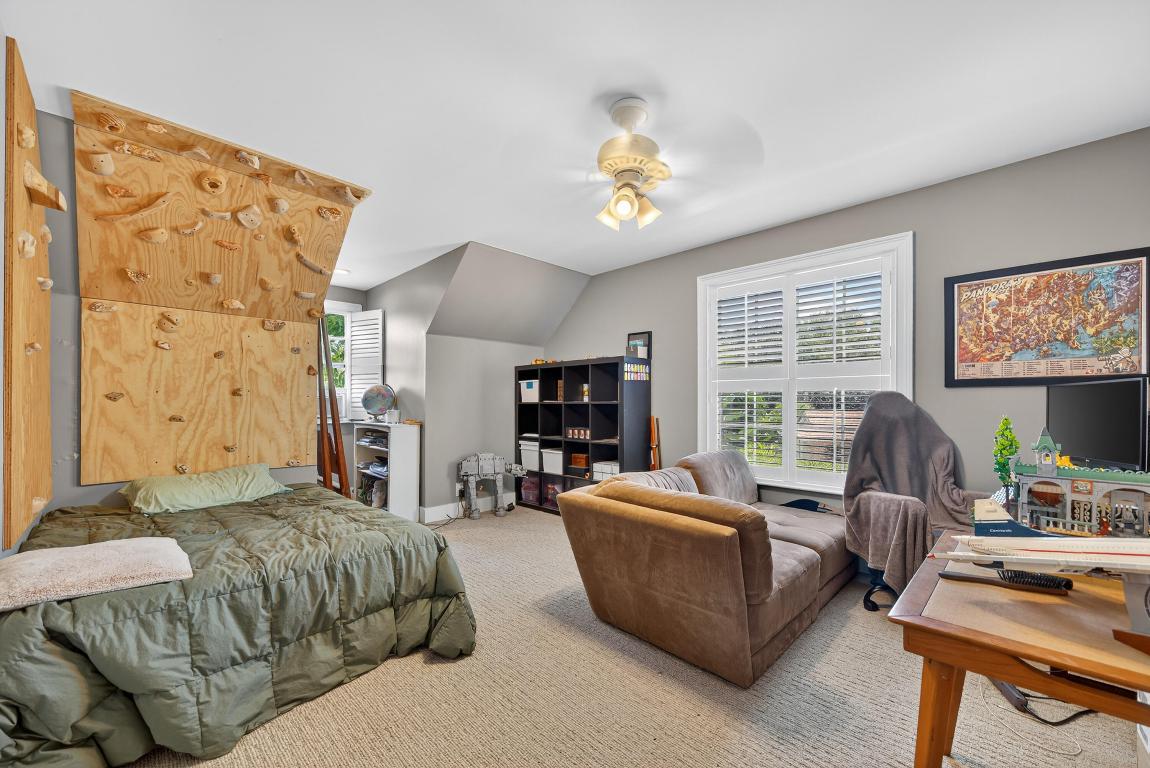 RIVER RIDGE - Residential