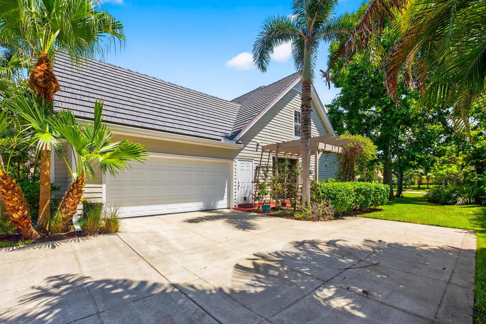 RIVER RIDGE - Residential