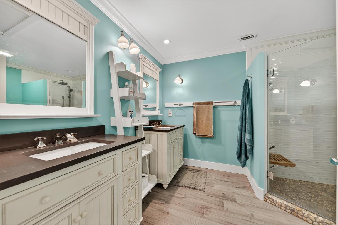 RIVER RIDGE - Residential