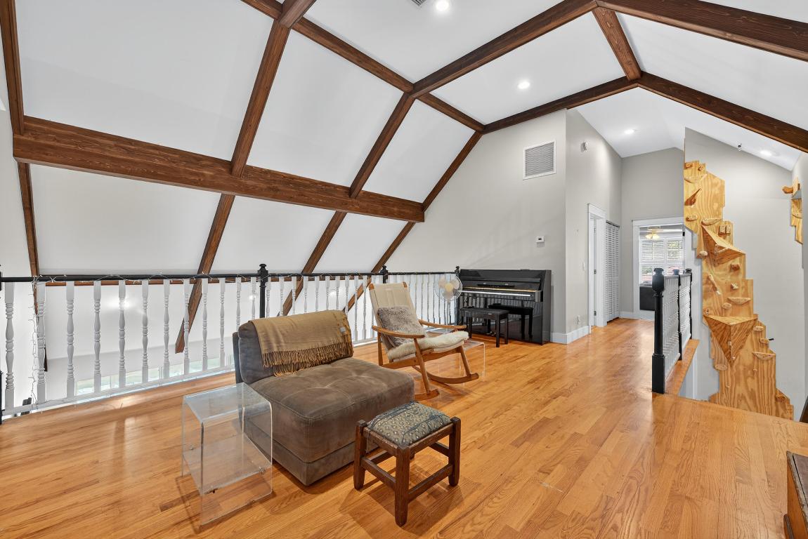 RIVER RIDGE - Residential