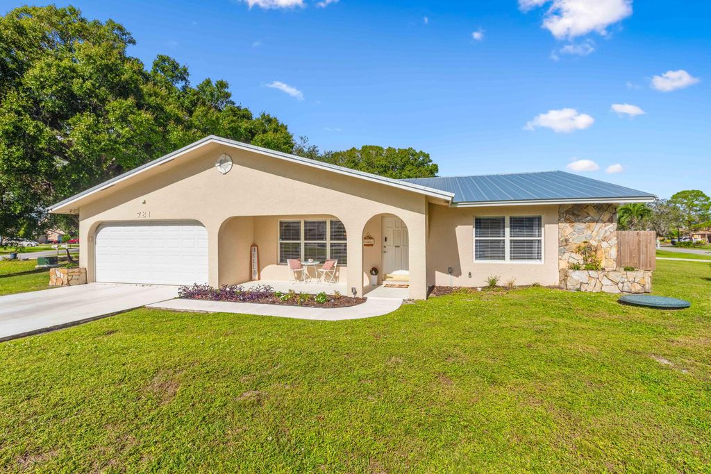 Photo of 781 SE Evans Avenue, Port Saint Lucie, FL 34984 (MLS # R11034493)