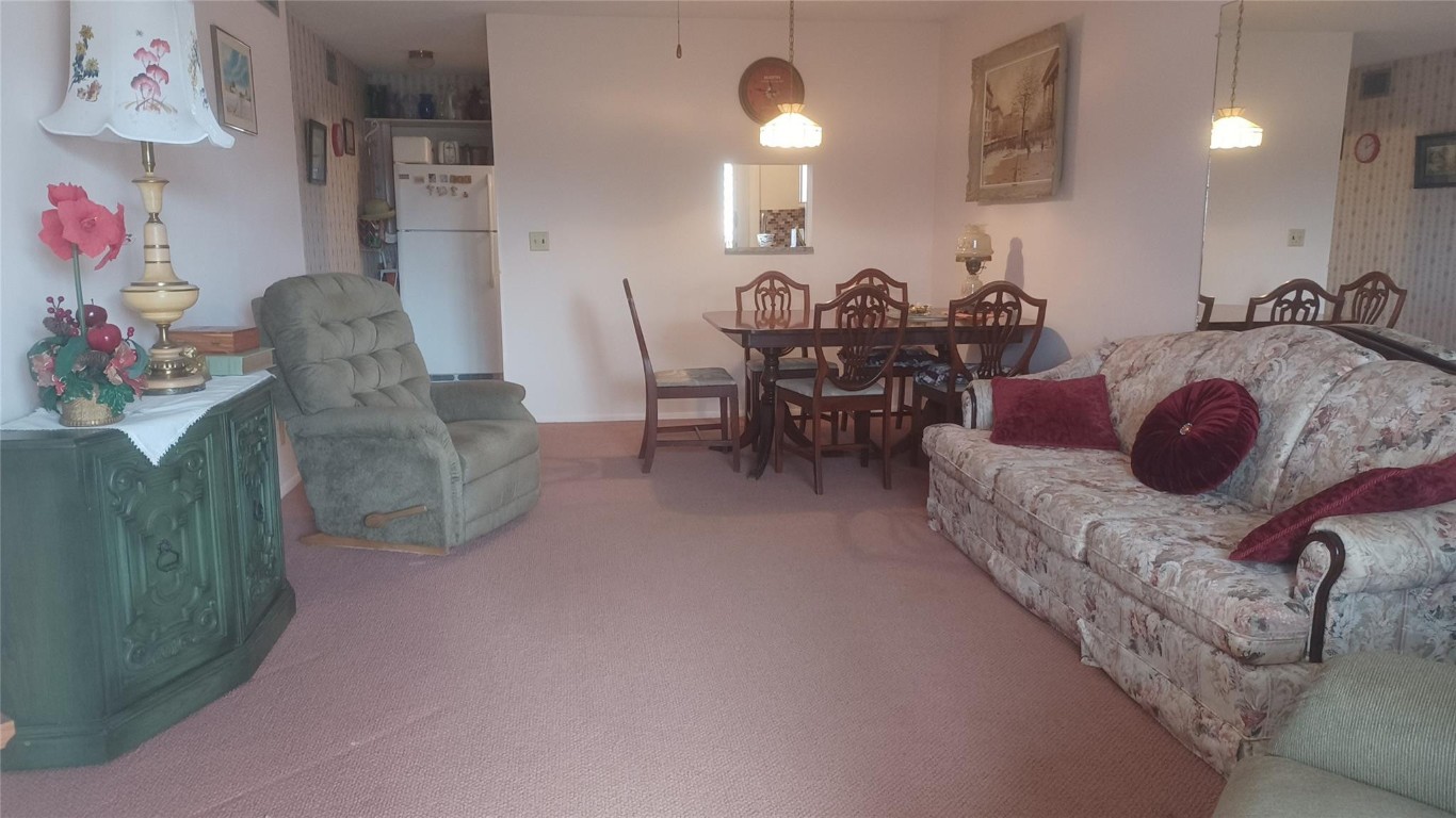 VILLAGE ROYALE - Residential