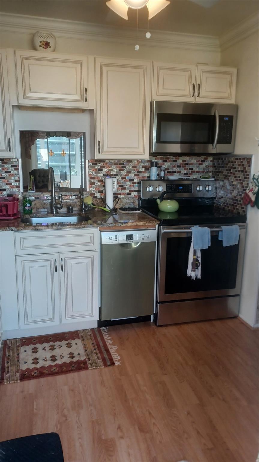 VILLAGE ROYALE - Residential