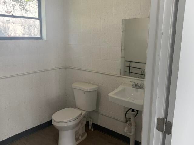 3925 Investment Lane 32