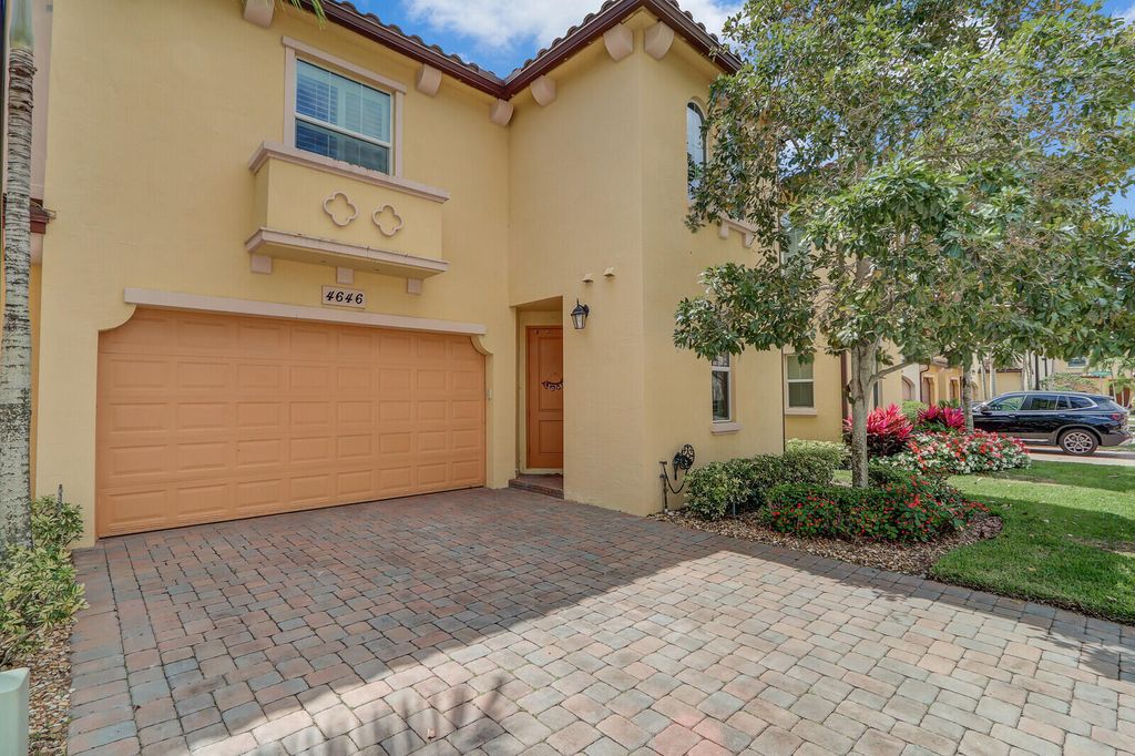 Photo of 4646 Mediterranean Circle, Palm Beach Gardens, FL 33418 (MLS # R10976929)