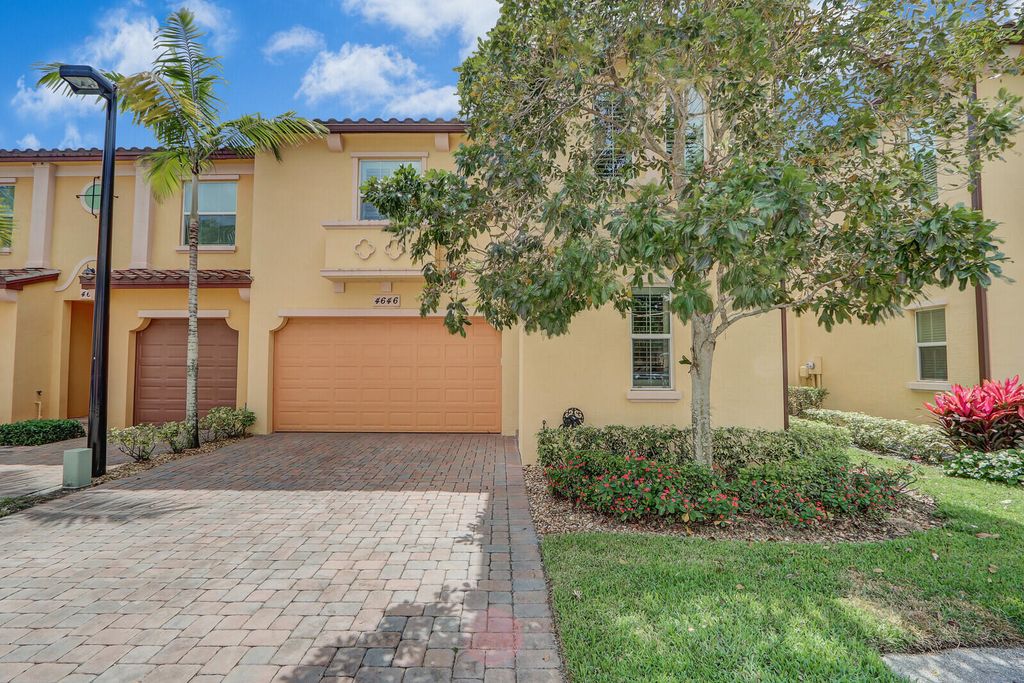 Photo of 4646 Mediterranean Circle, Palm Beach Gardens, FL 33418 (MLS # R10976929)