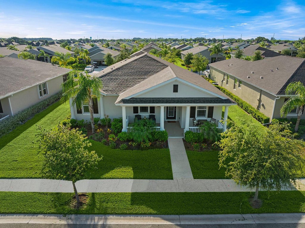 Photo of 1455 Earlsferry Avenue, Vero Beach, FL 32966 (MLS # R11103127)