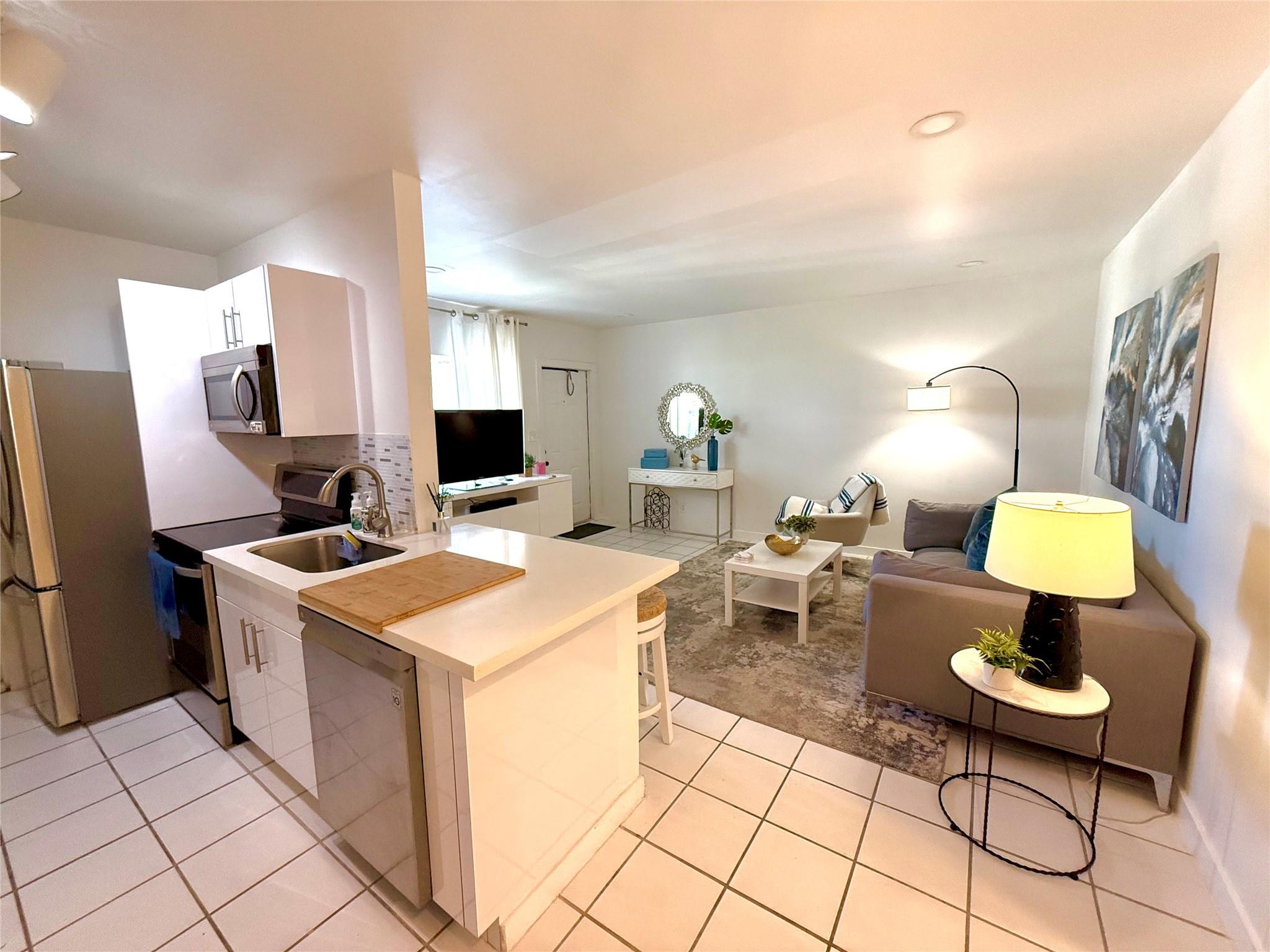 2600 S Ocean Dr 212
