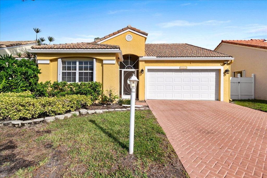 Photo of 10174 Plum Street, Palm Beach Gardens, FL 33410 (MLS # R10941716)