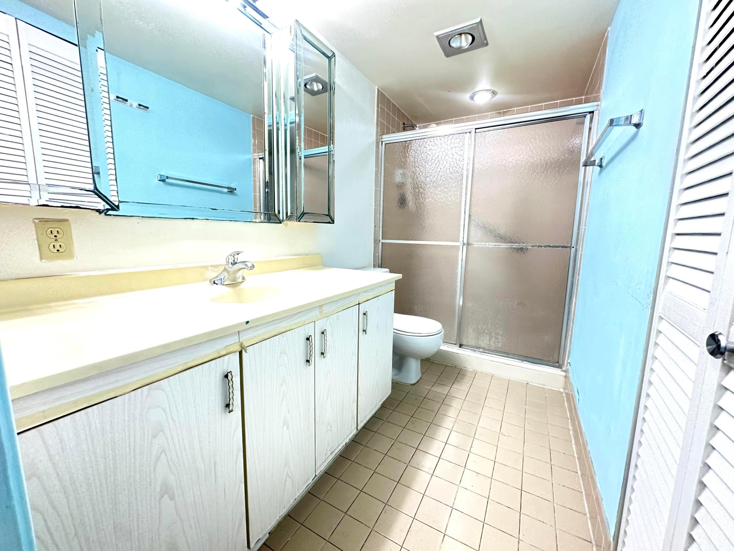 GRANADA VILLAGE B CONDO - Residential