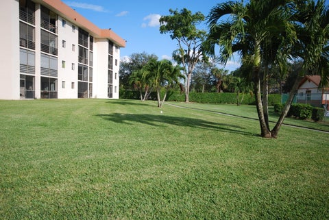Tiny photo for 5917 Via Vermilya #308, Lake Worth, FL 33462 (MLS # B26051939)