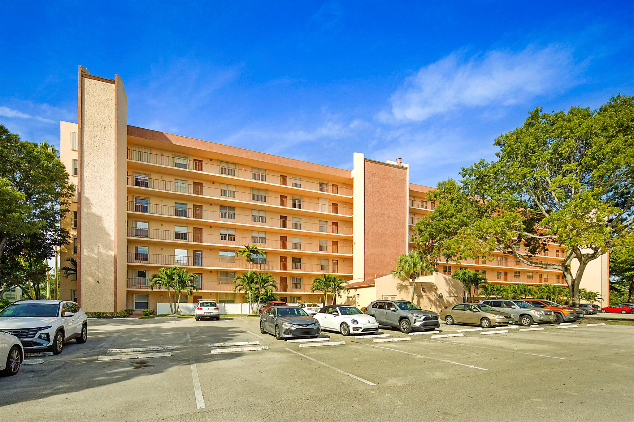 14623 Bonaire Boulevard 201