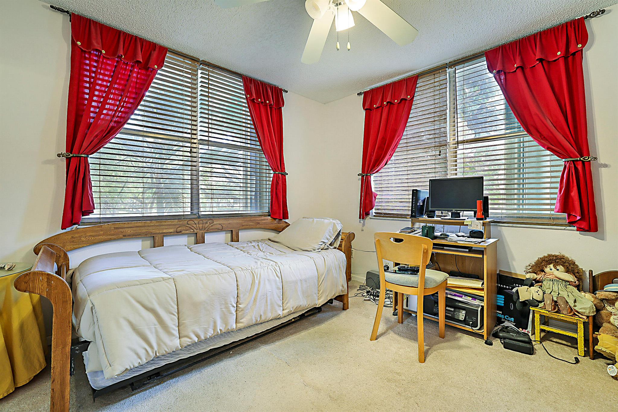 VILLAGES OF ORIOLE BONAIR - Residential