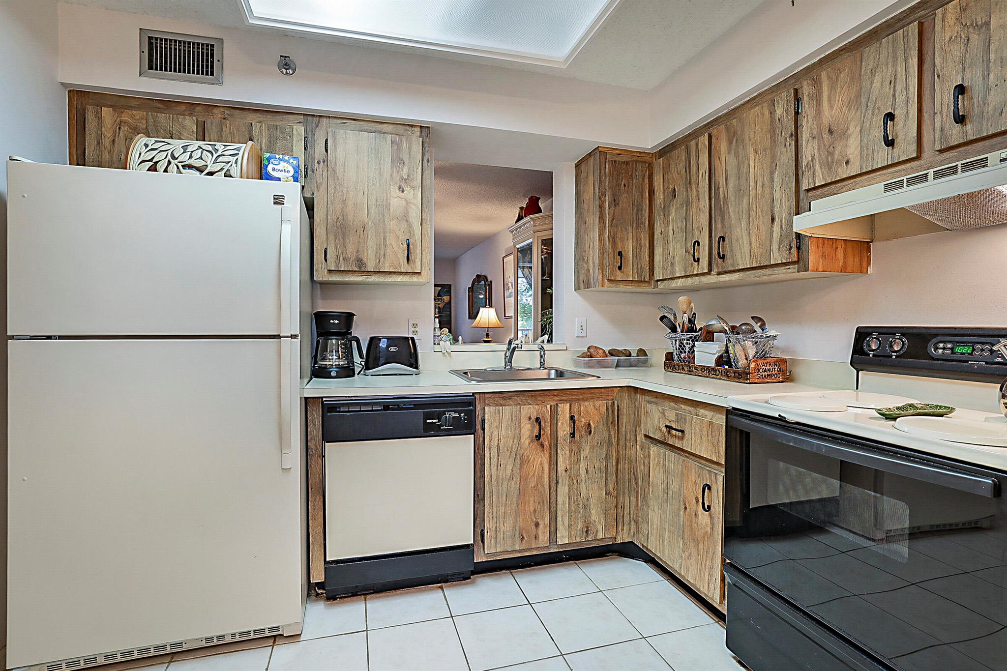 VILLAGES OF ORIOLE BONAIR - Residential