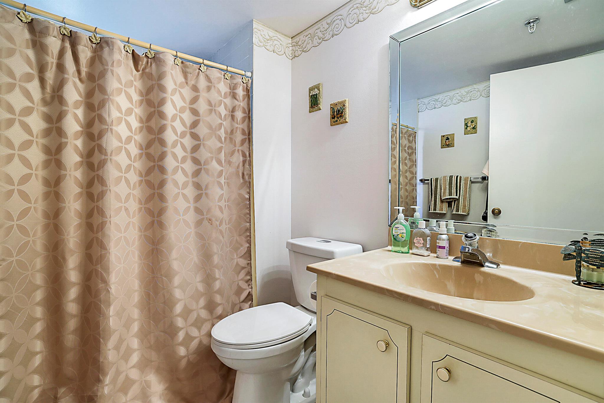 VILLAGES OF ORIOLE BONAIR - Residential