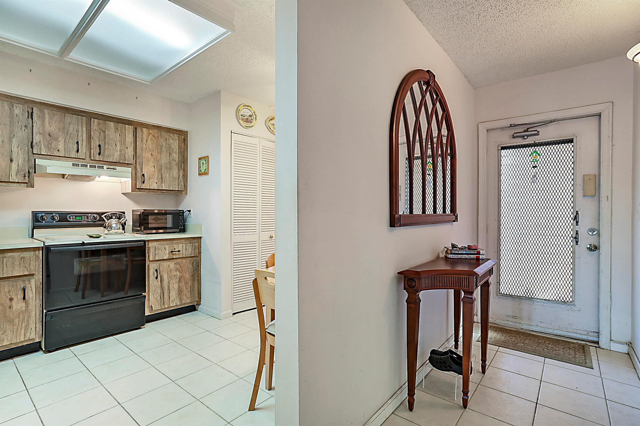 VILLAGES OF ORIOLE BONAIR - Residential