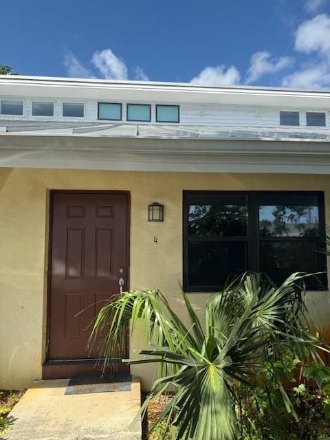 Townhouse in Fort Lauderdale FL 1455 Holly Heights Dr Dr.jpg