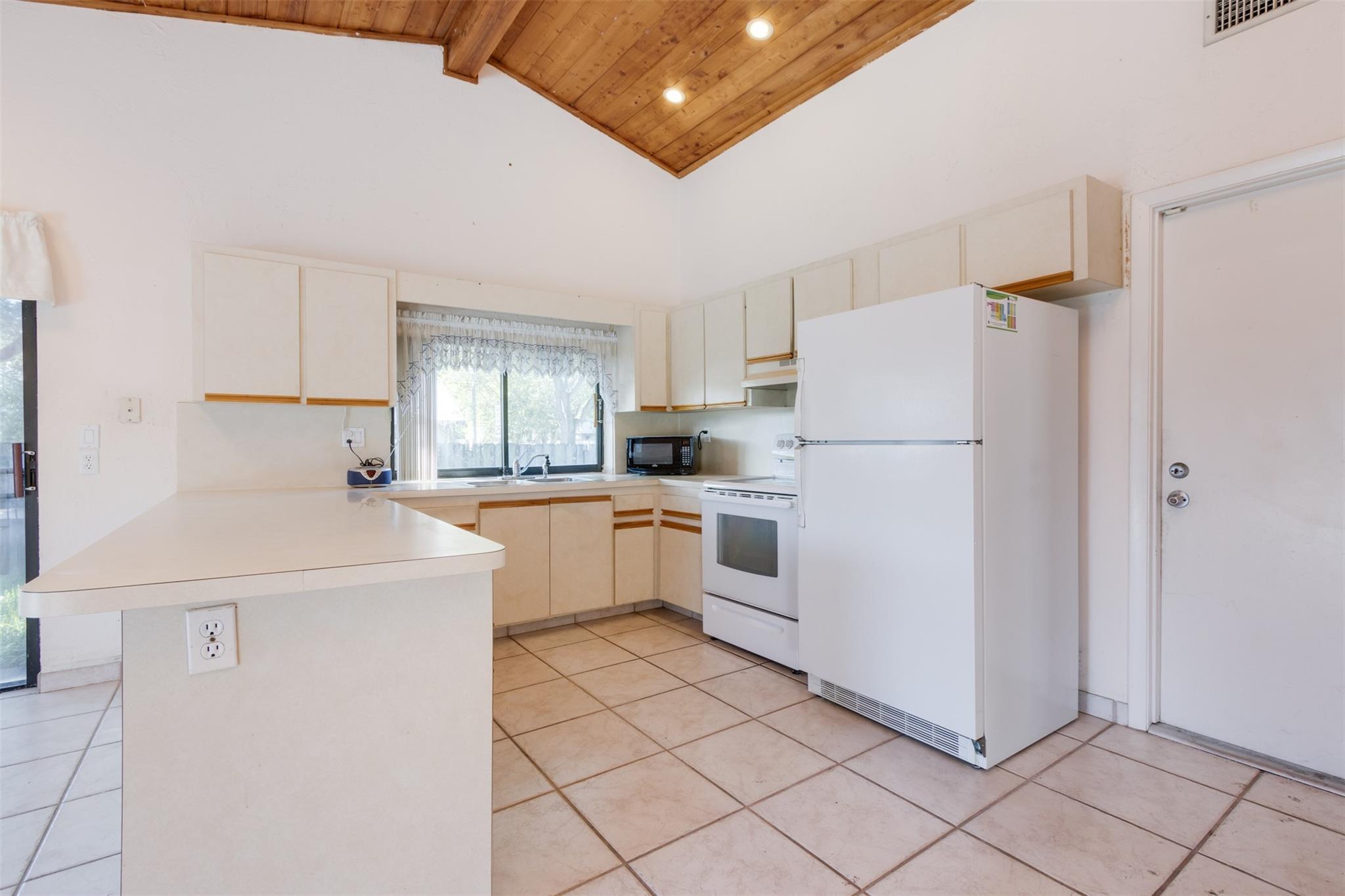 Guardian Estates 81-41 B - Residential