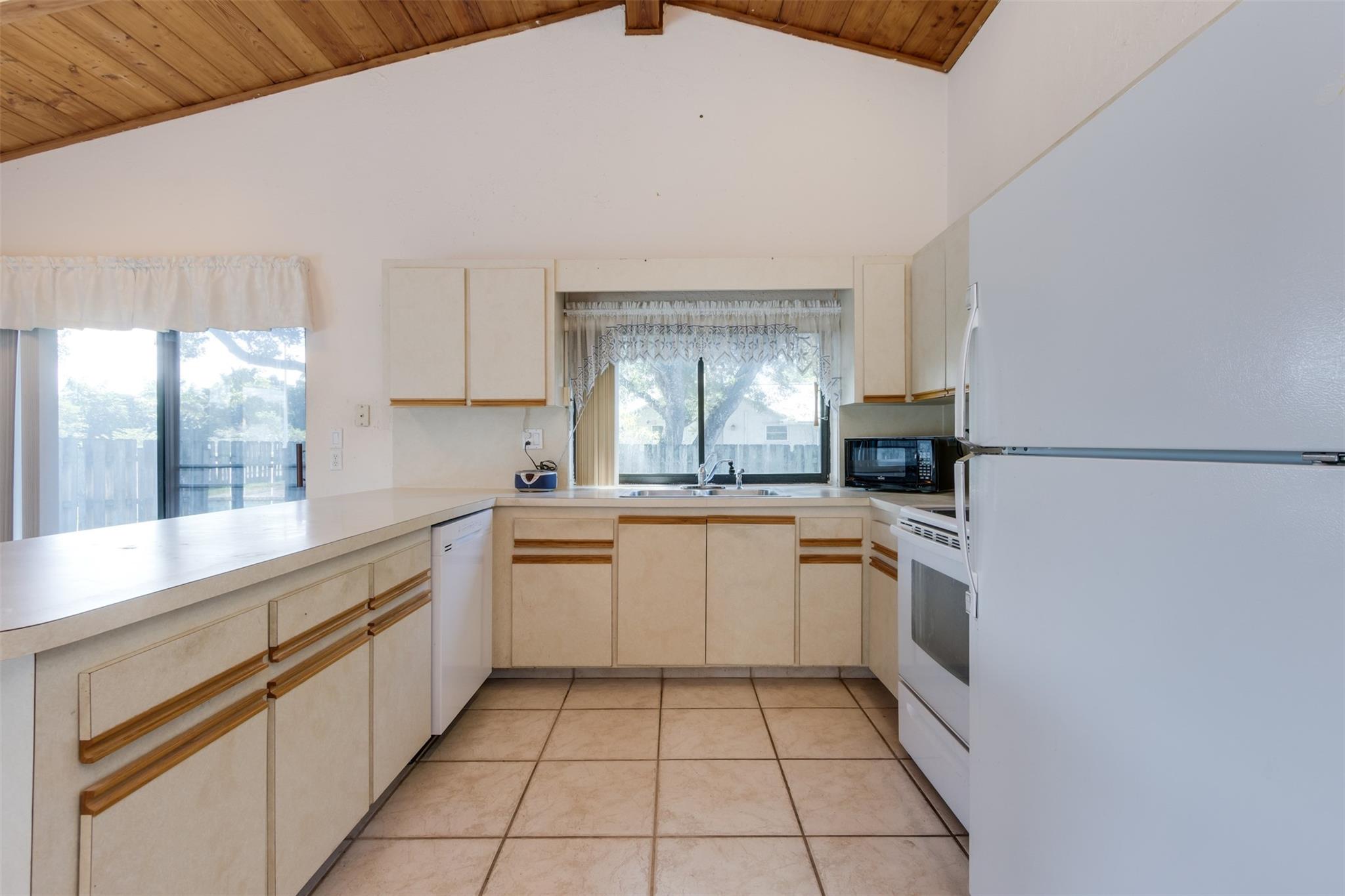 Guardian Estates 81-41 B - Residential