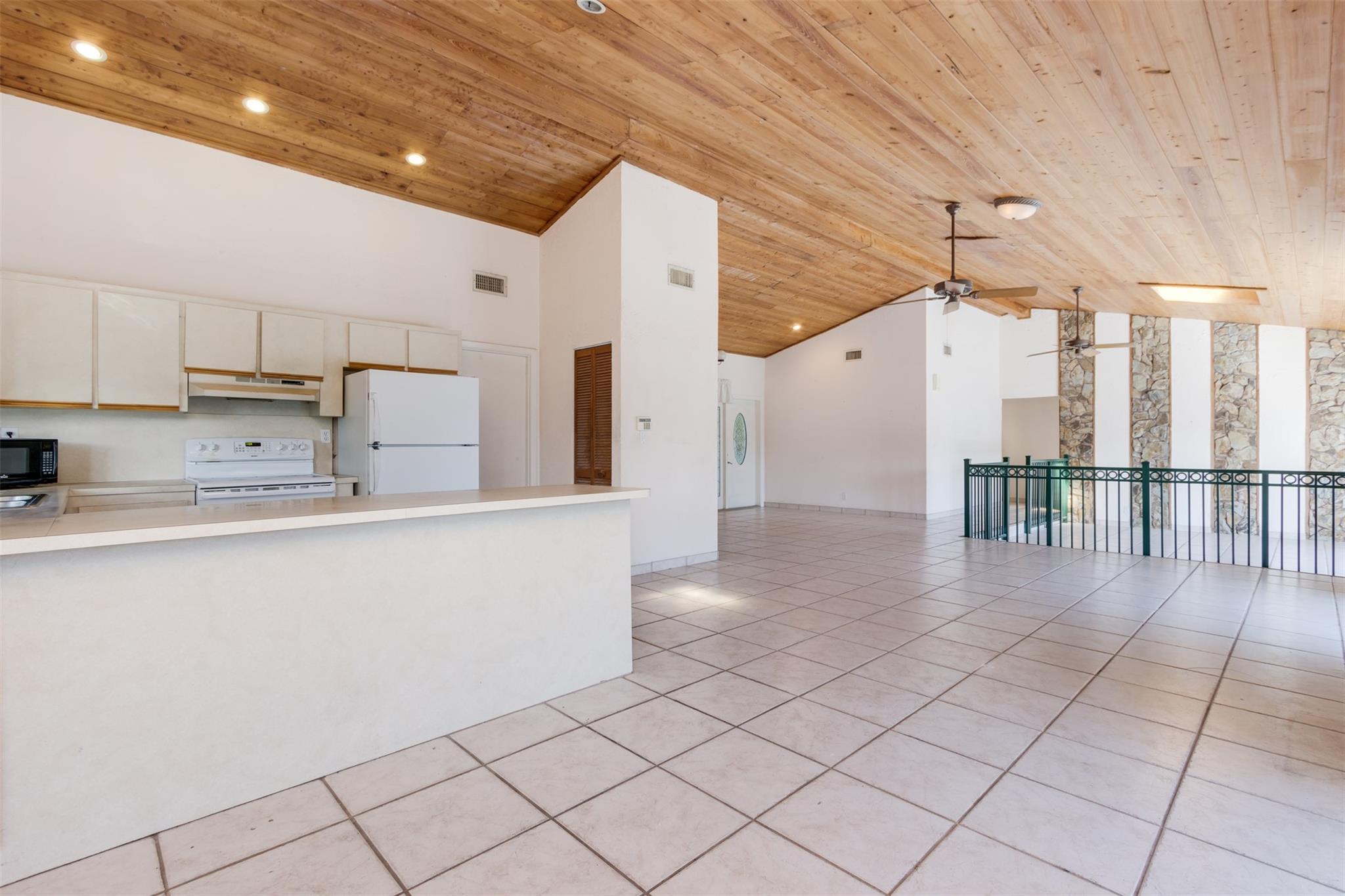 Guardian Estates 81-41 B - Residential