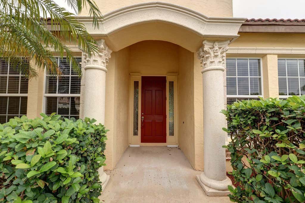 Photo of 833 SW Vineland Court, Port Saint Lucie, FL 34986 (MLS # B26063789)