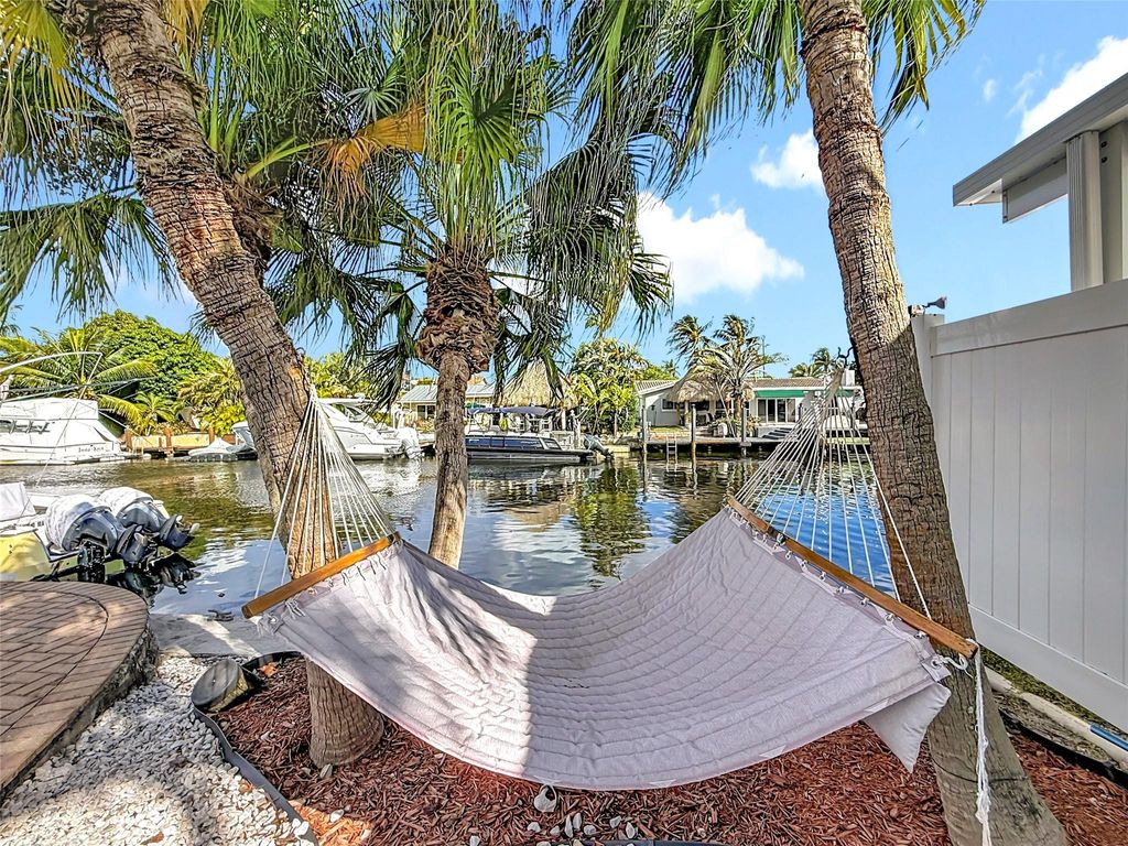 Photo of 370 SE 12th Avenue, Pompano Beach, FL 33060 (MLS # F10549221)