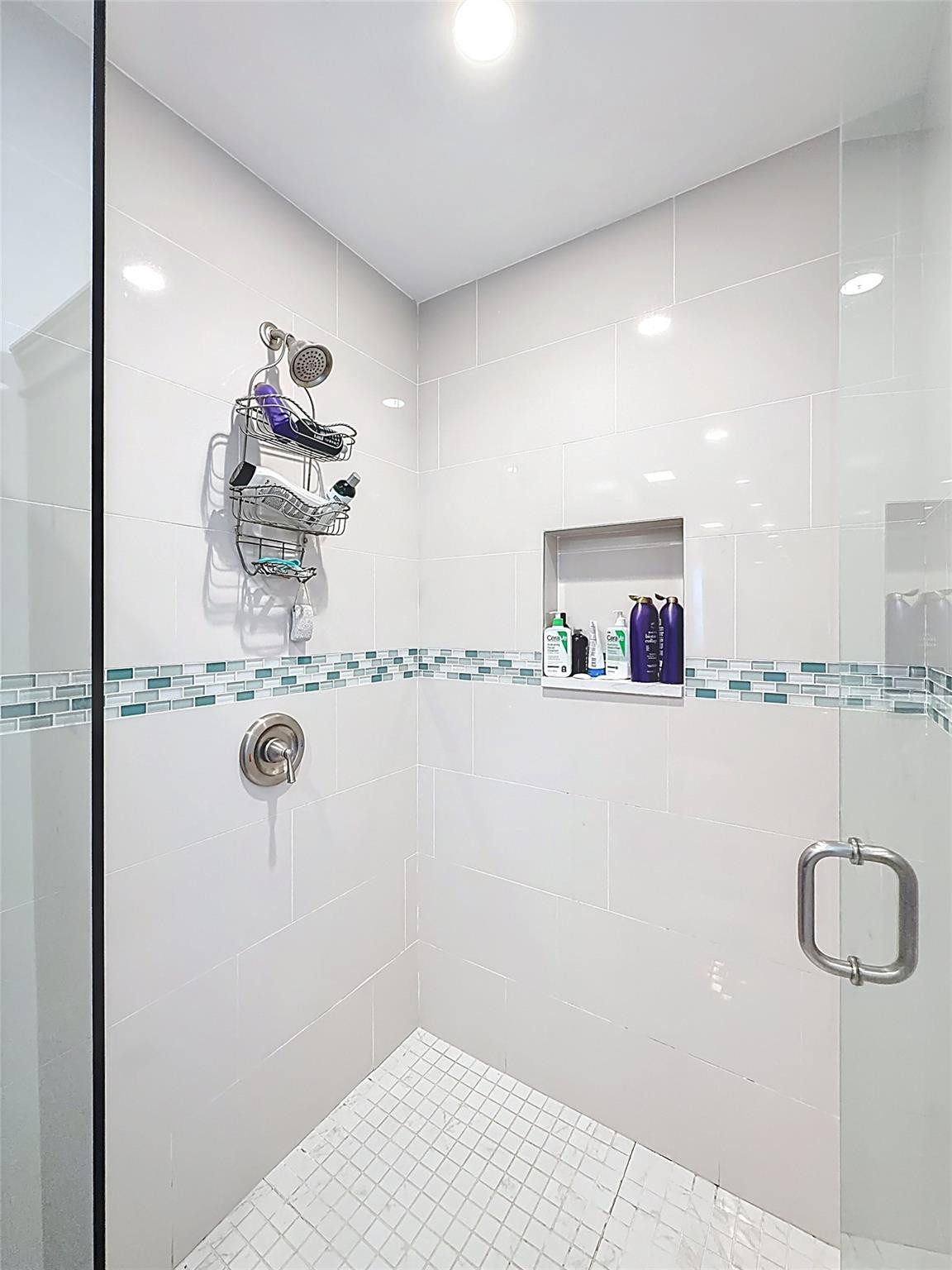 Snug Harbor Sec Three 42- - Residential