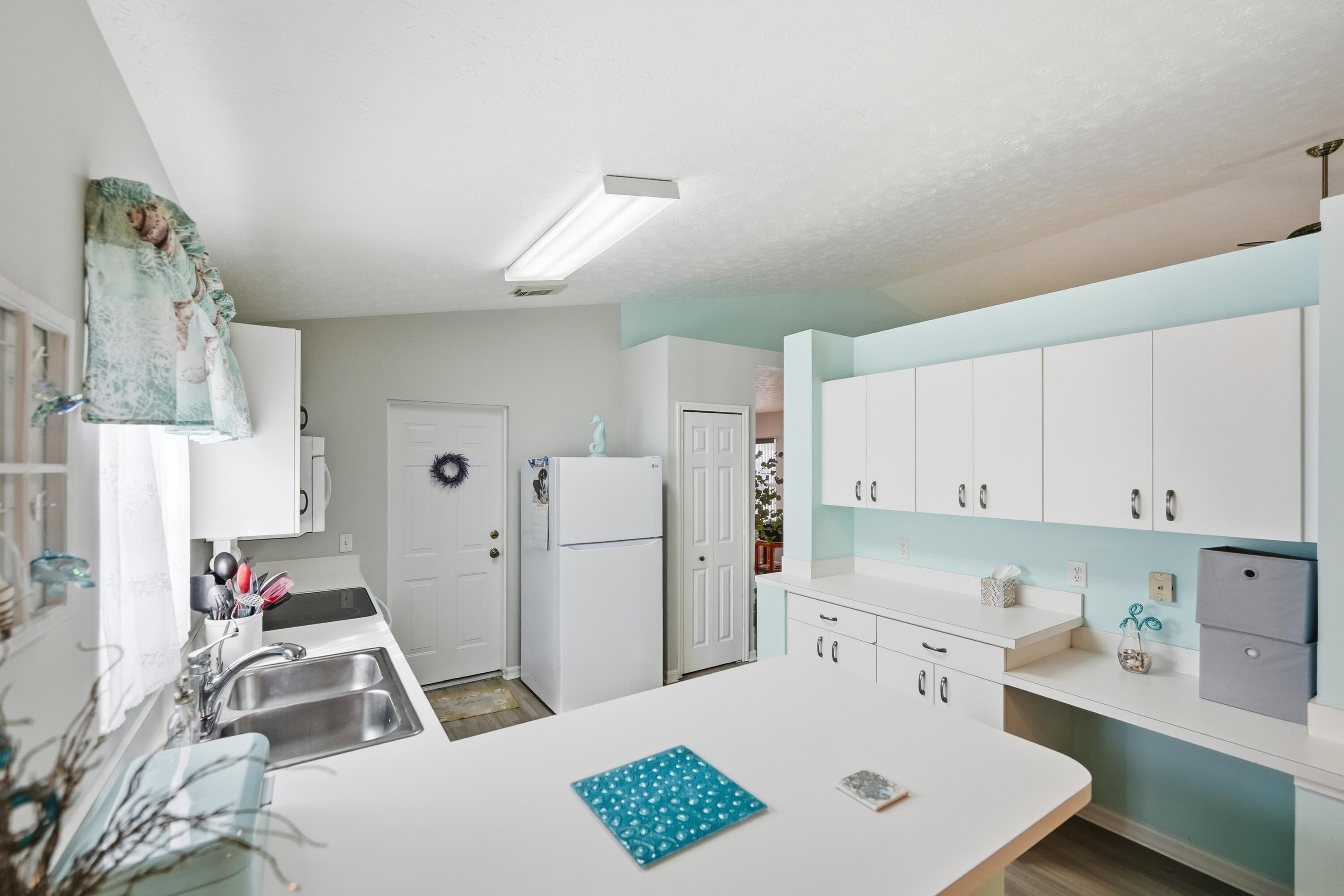 SPANISH LAKES FAIRWAYS NE PHASE - Residential