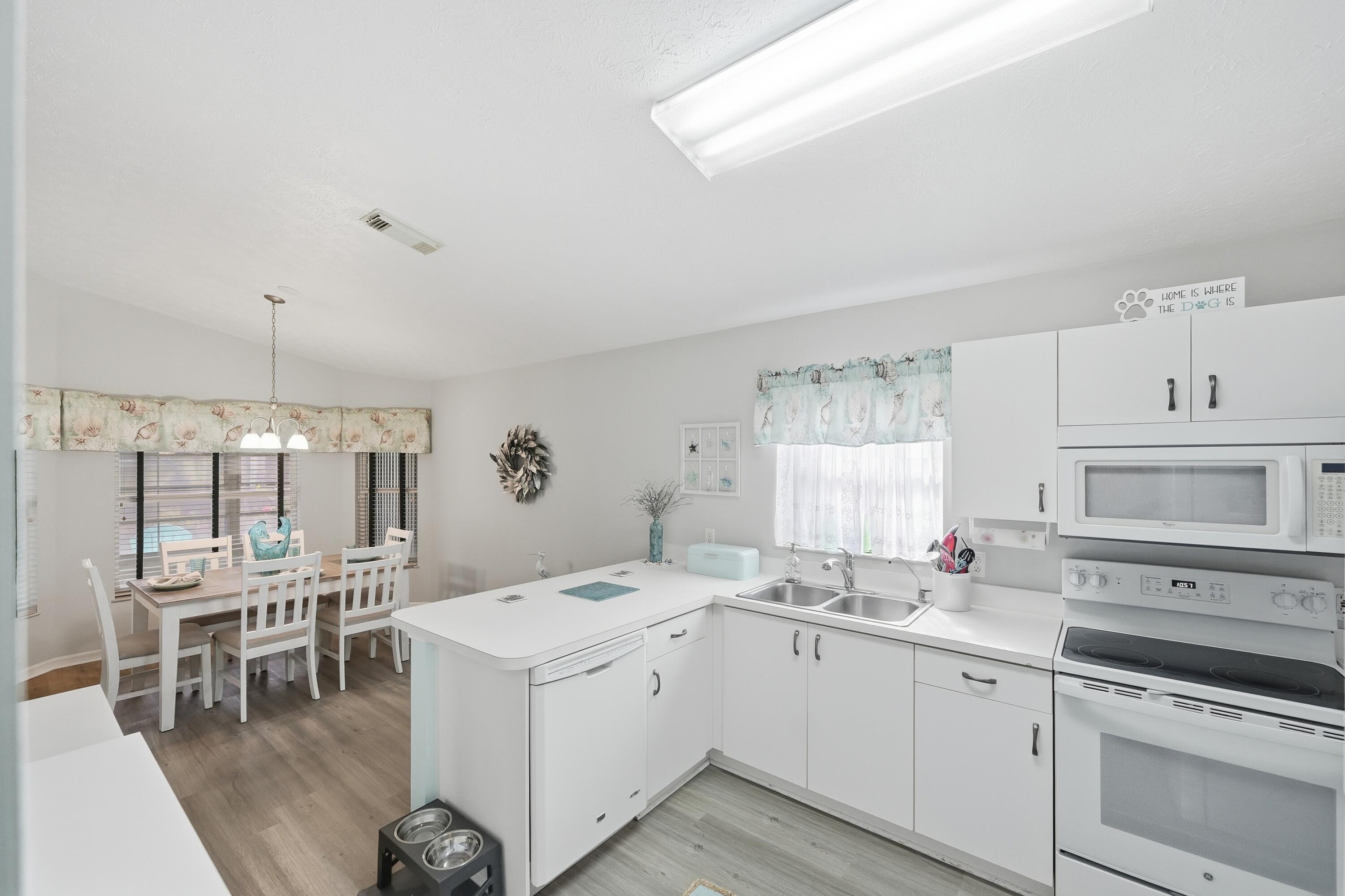 SPANISH LAKES FAIRWAYS NE PHASE - Residential