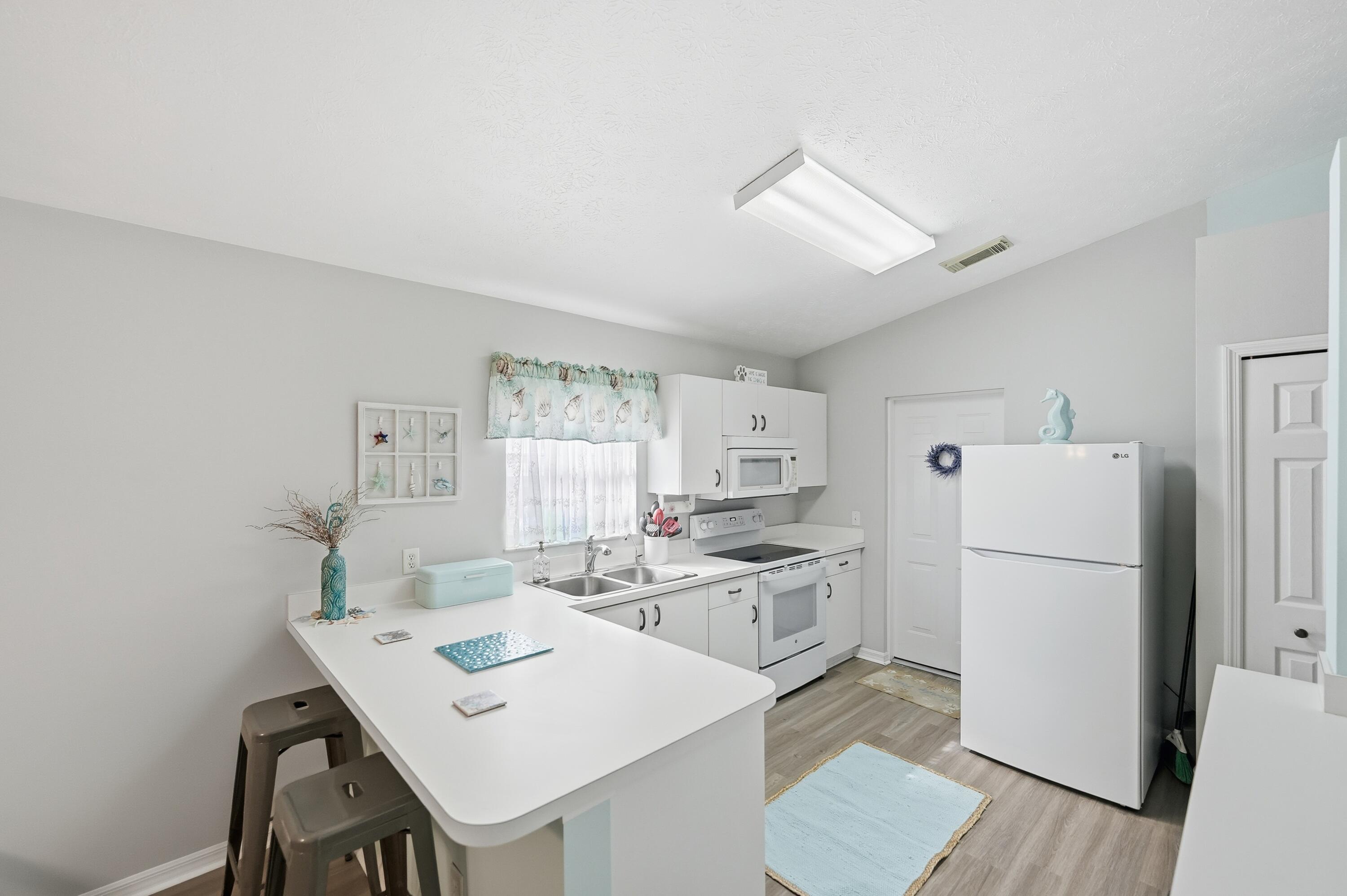 SPANISH LAKES FAIRWAYS NE PHASE - Residential