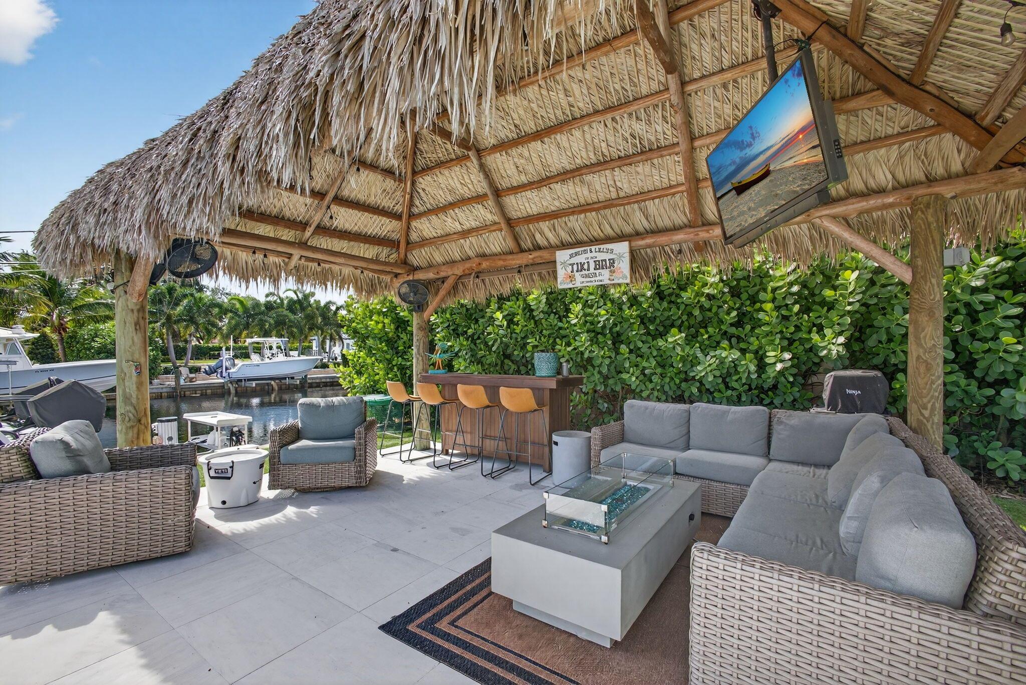 COUNTRY CLUB POINT - Residential Lease