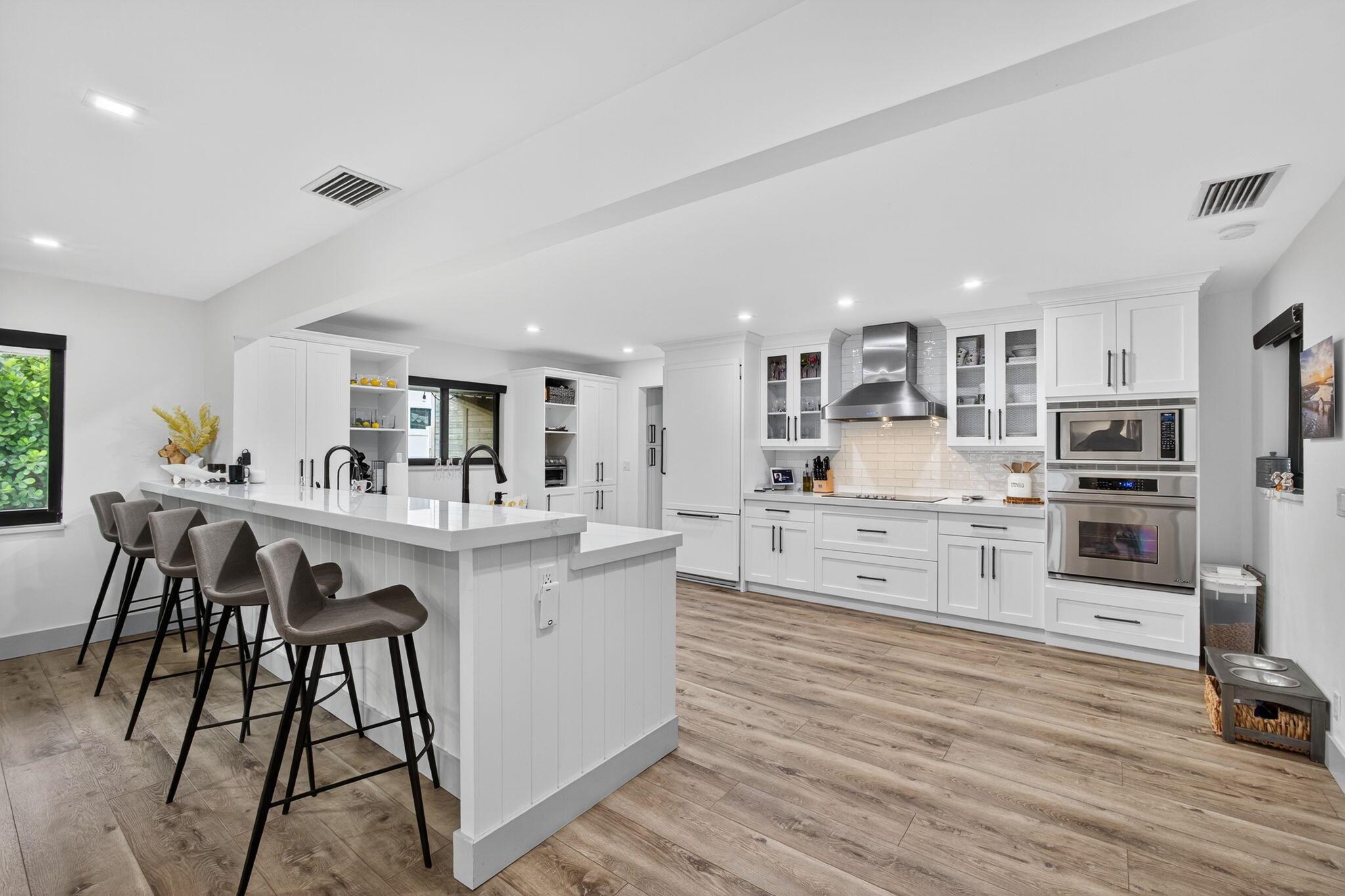 COUNTRY CLUB POINT - Residential Lease