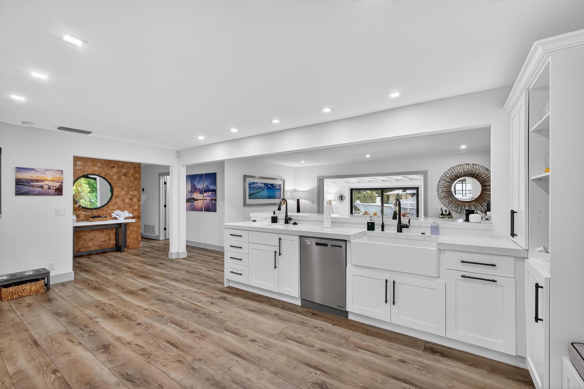 COUNTRY CLUB POINT - Residential Lease