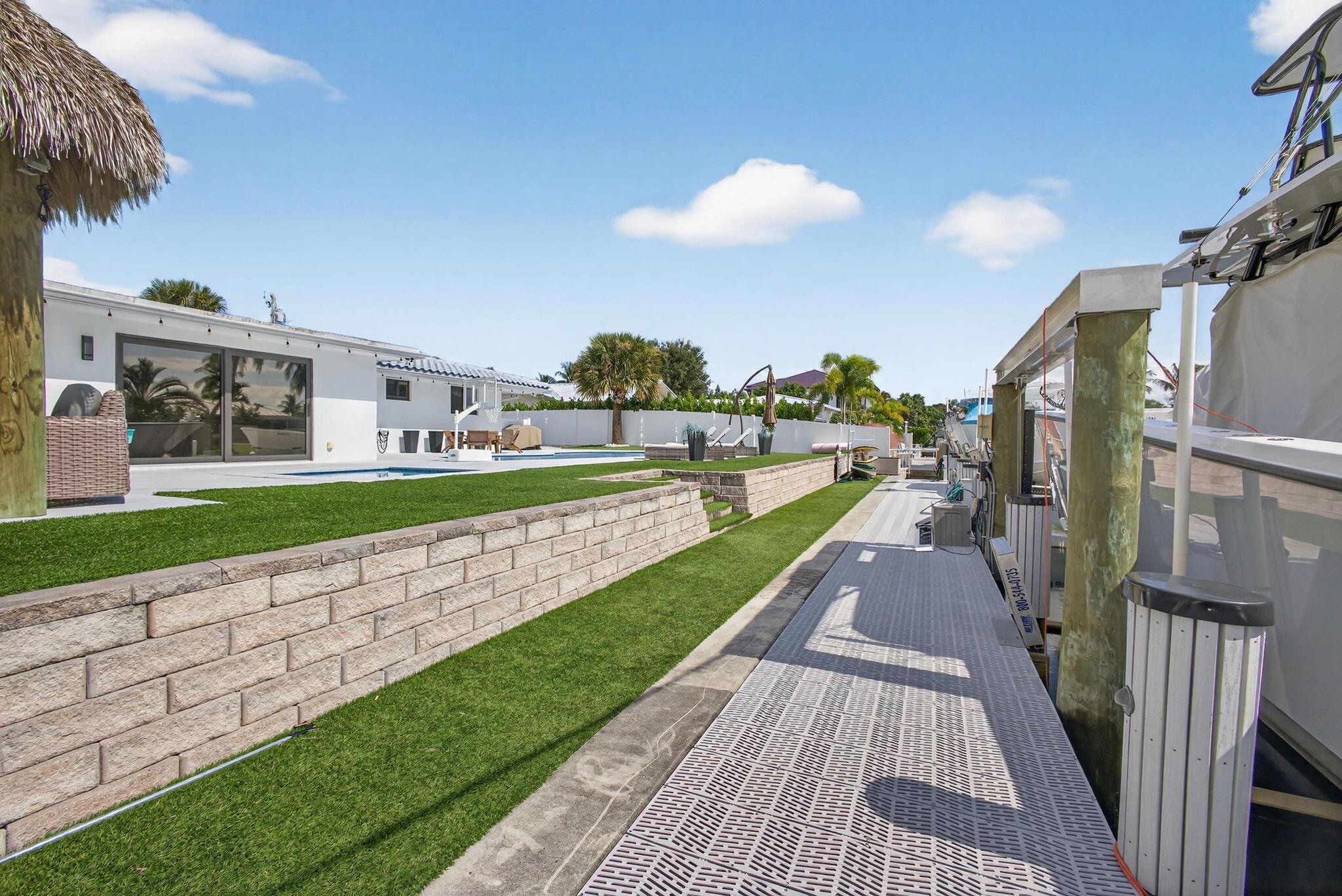 COUNTRY CLUB POINT - Residential Lease