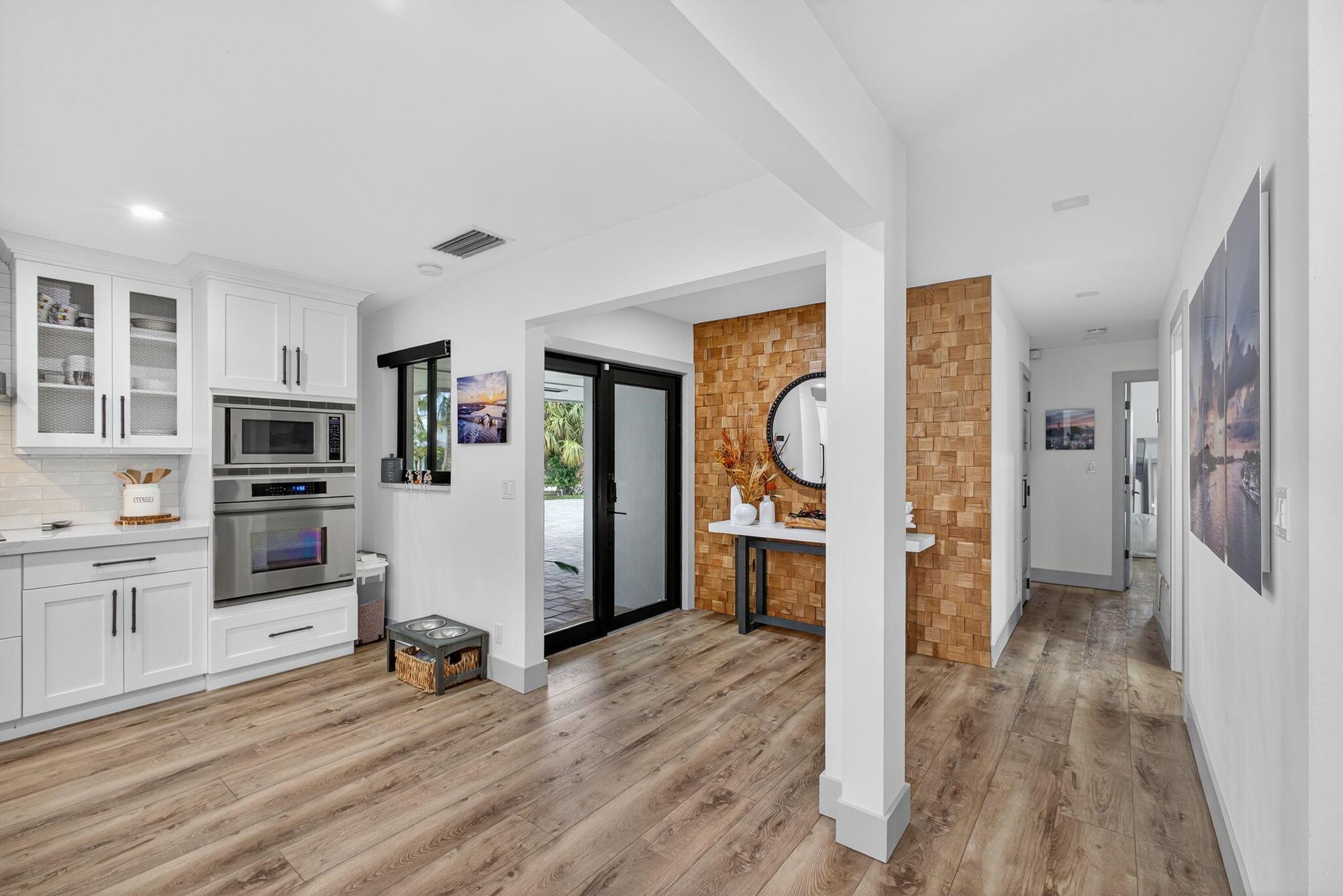 COUNTRY CLUB POINT - Residential Lease