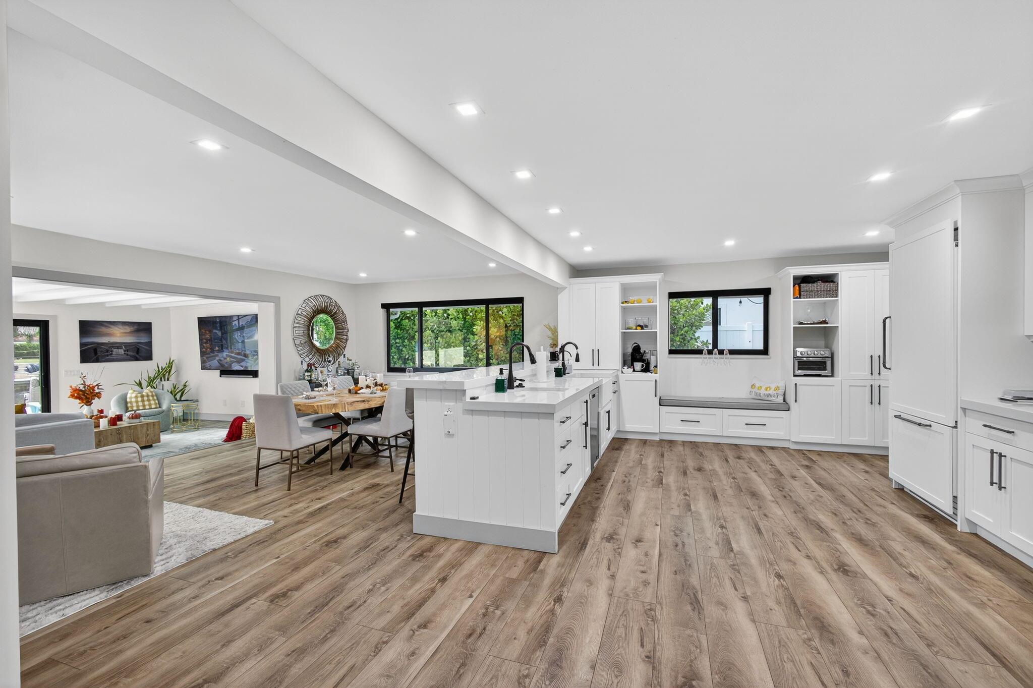 COUNTRY CLUB POINT - Residential Lease