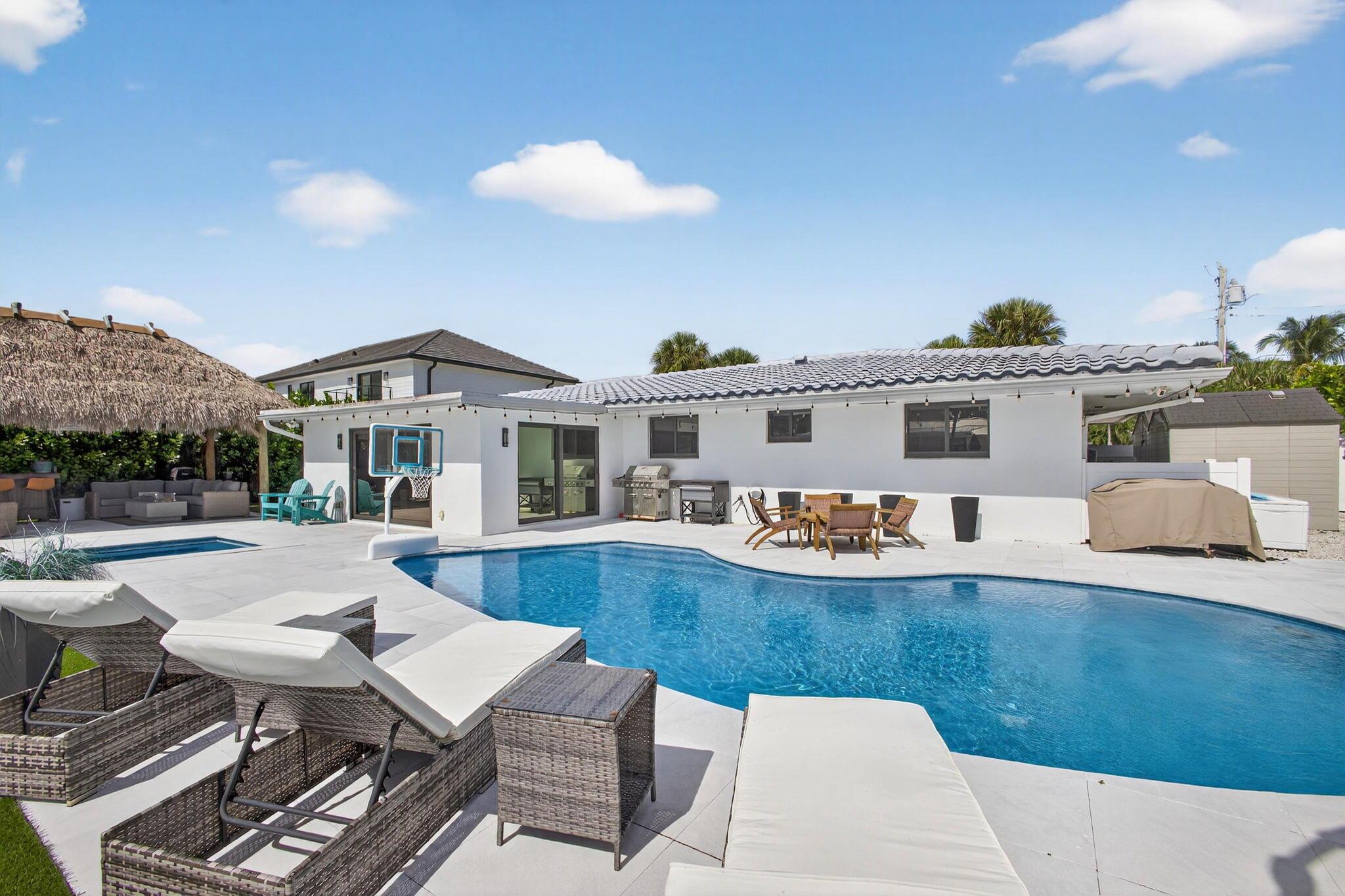 COUNTRY CLUB POINT - Residential Lease