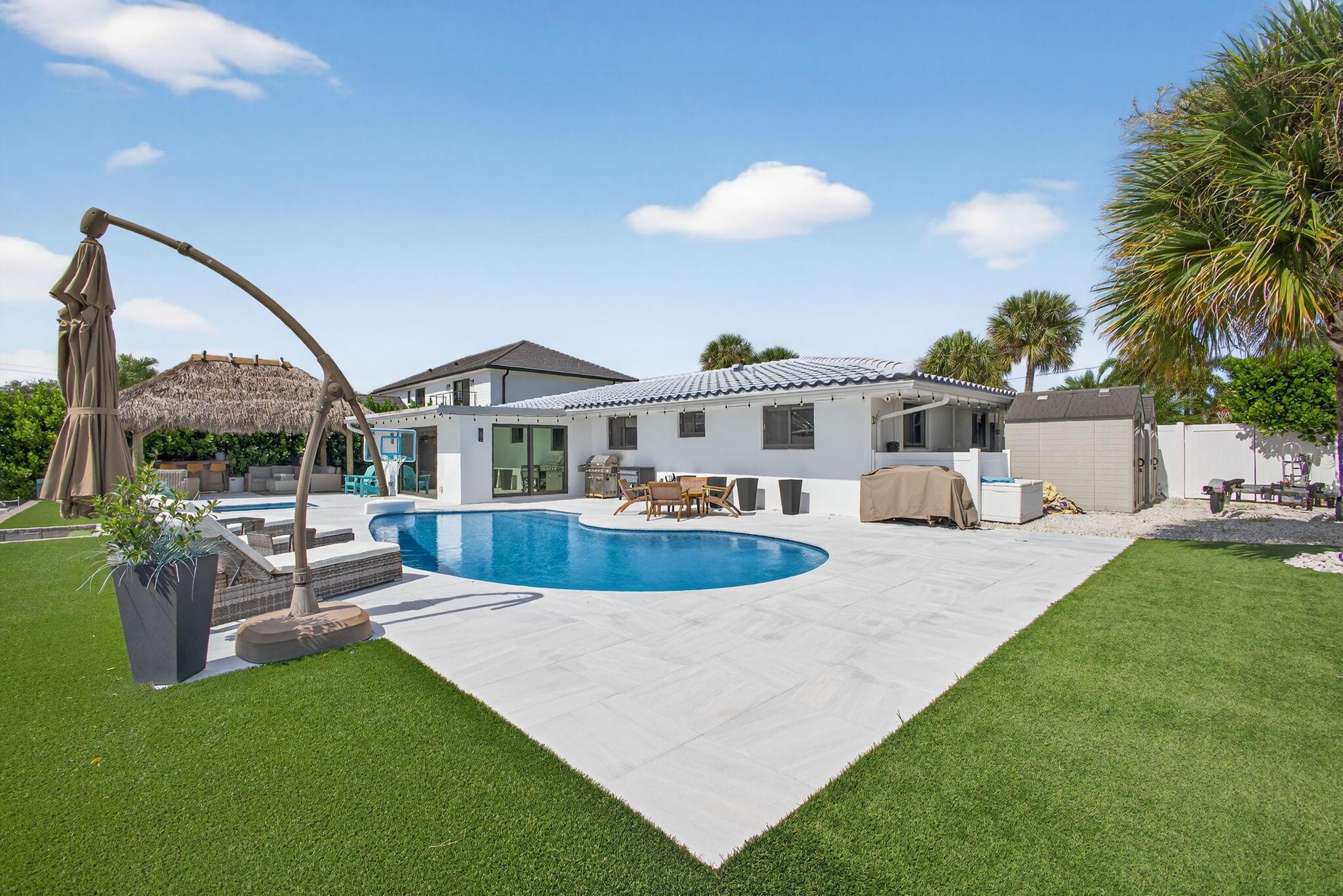 COUNTRY CLUB POINT - Residential Lease