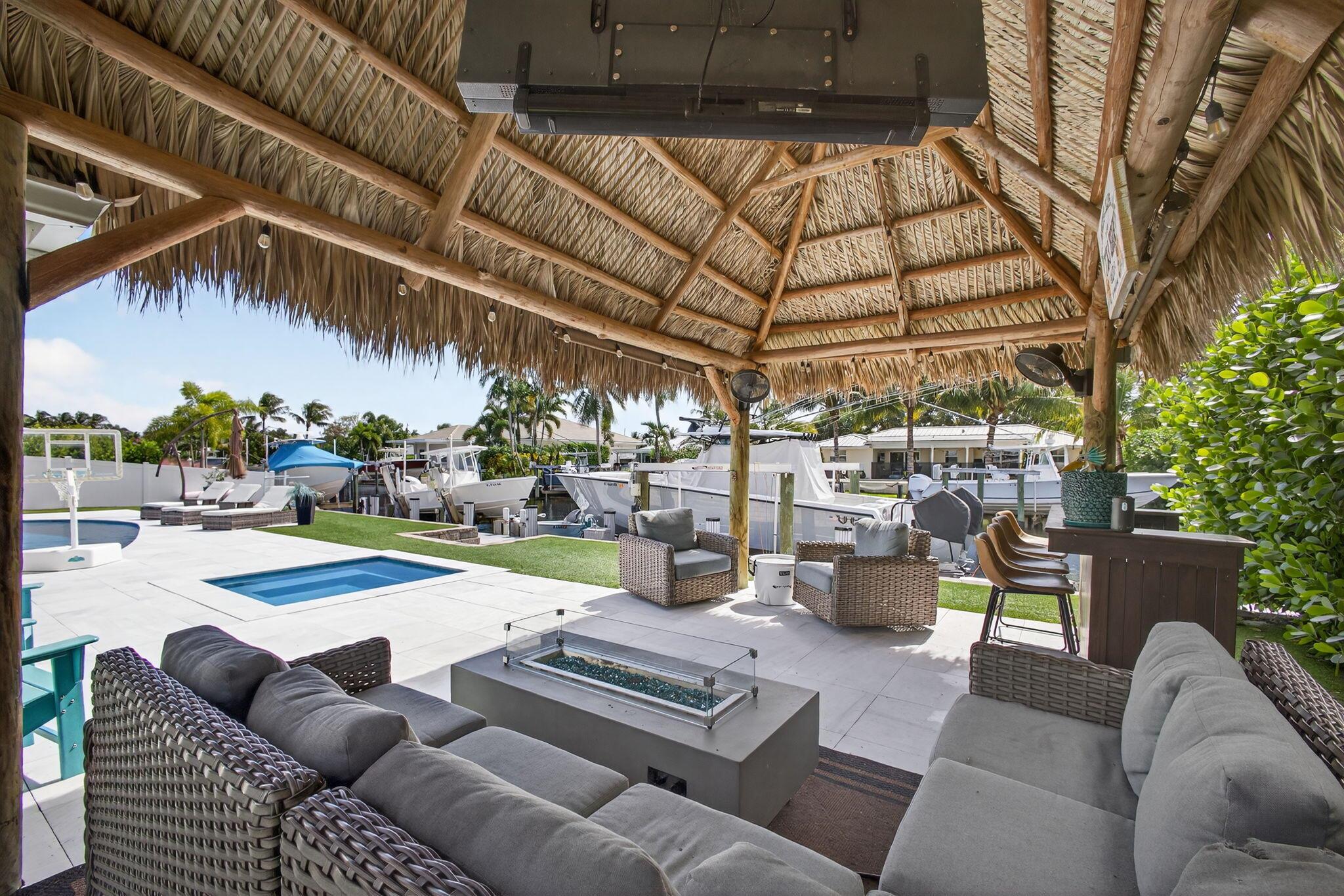 COUNTRY CLUB POINT - Residential Lease