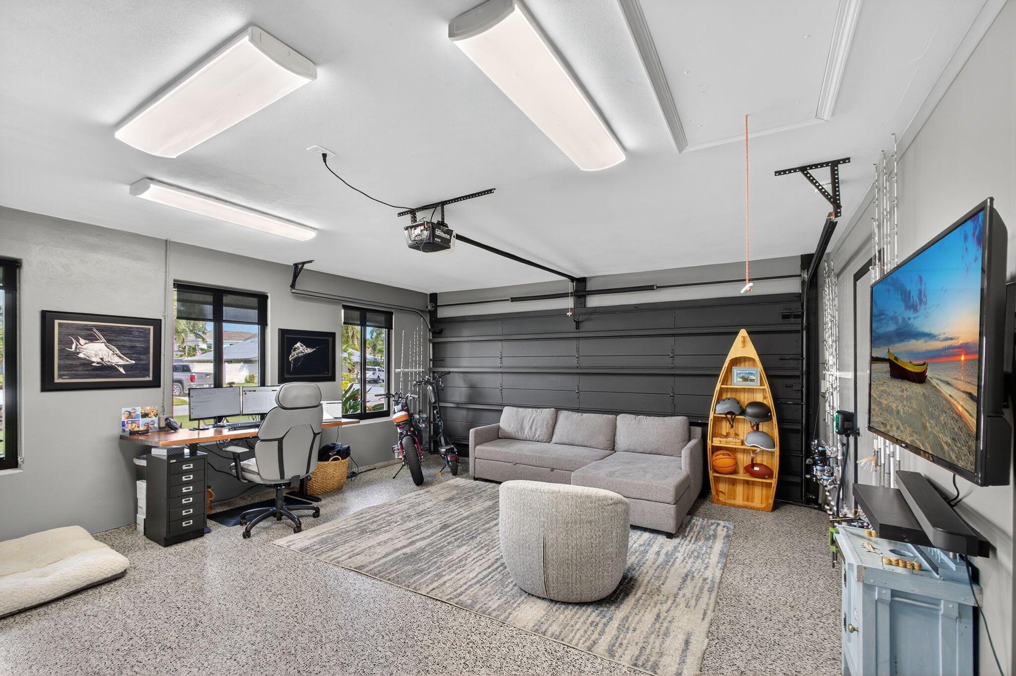 COUNTRY CLUB POINT - Residential Lease