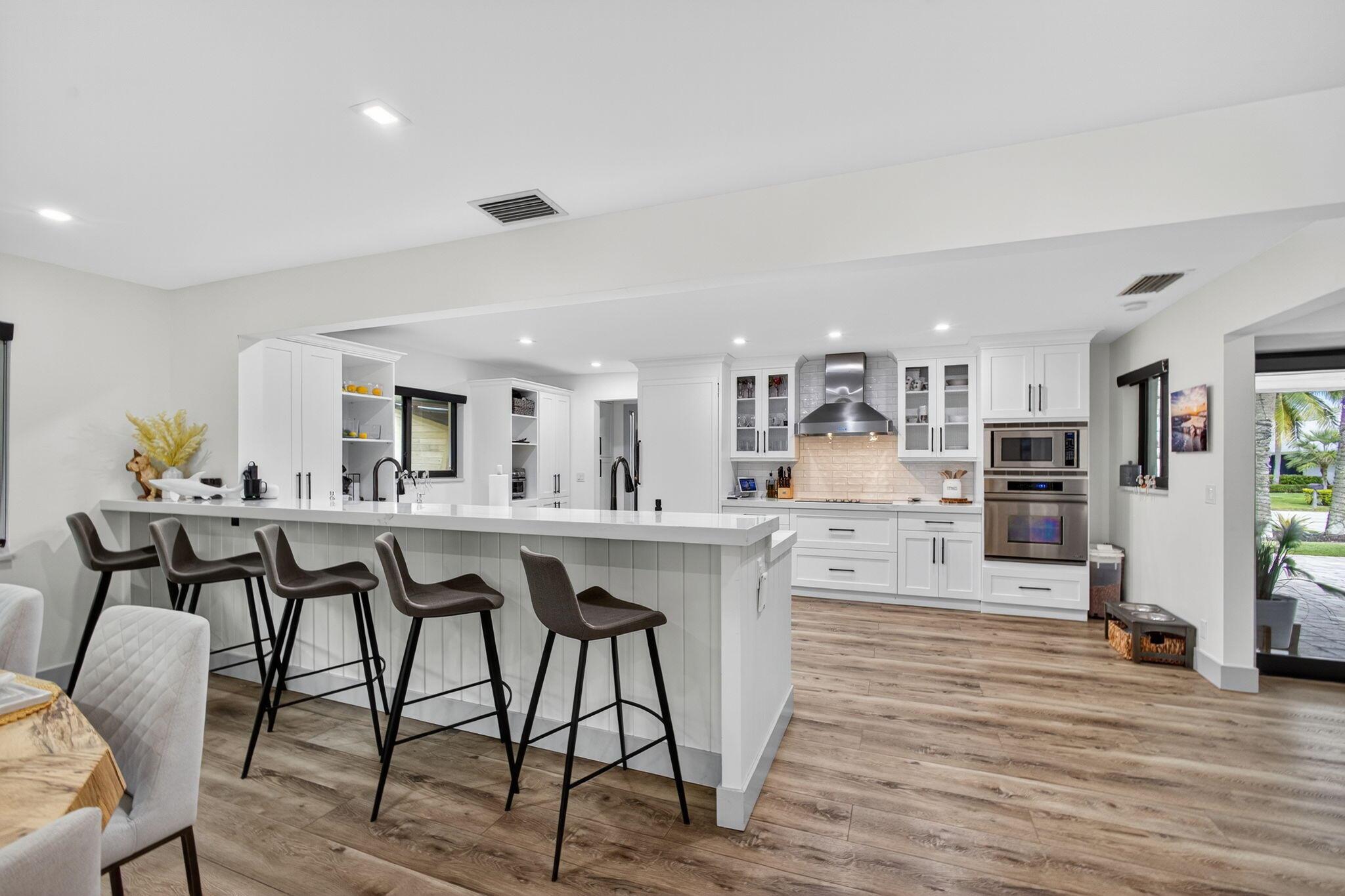 COUNTRY CLUB POINT - Residential Lease