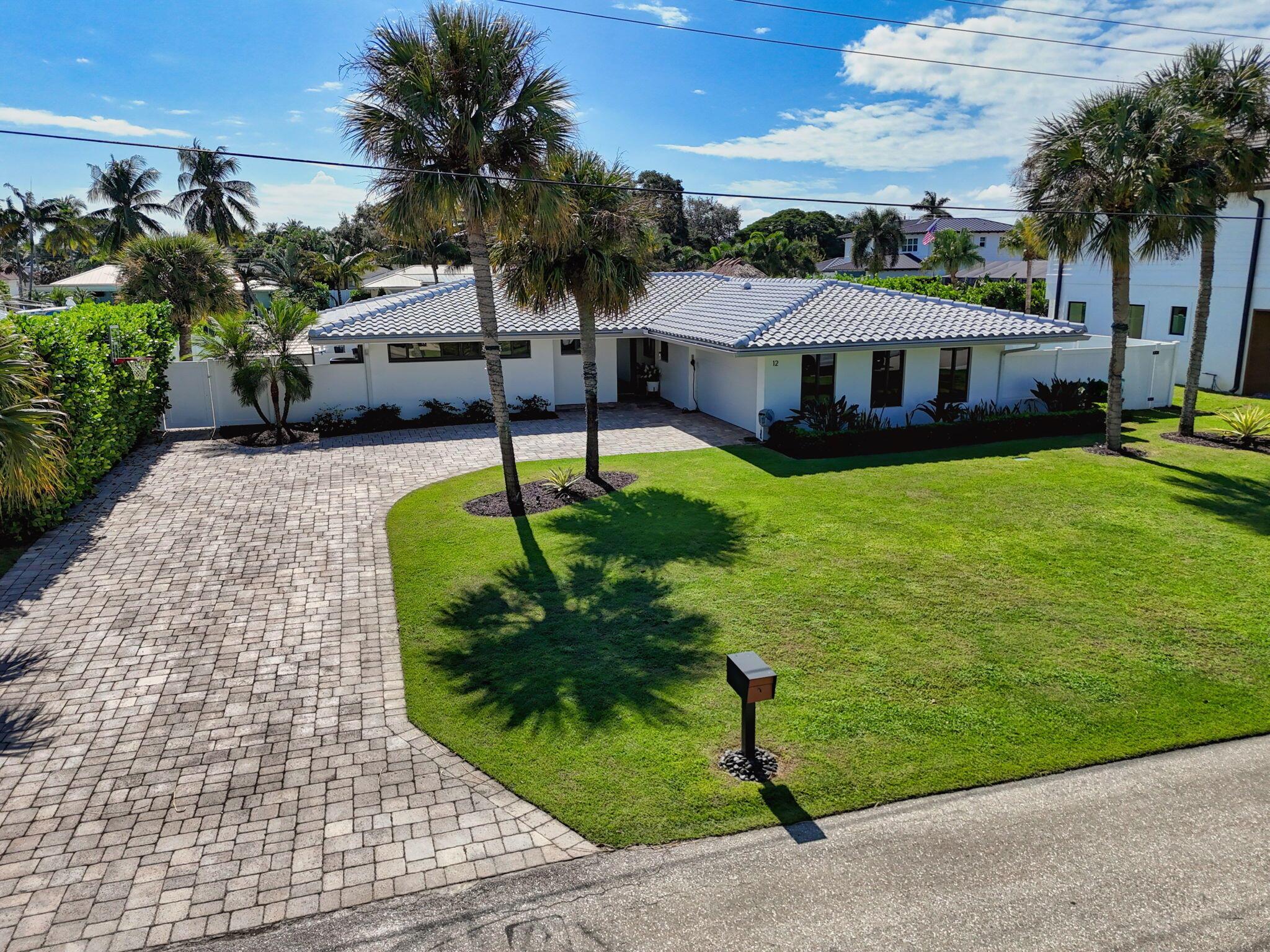 COUNTRY CLUB POINT - Residential Lease