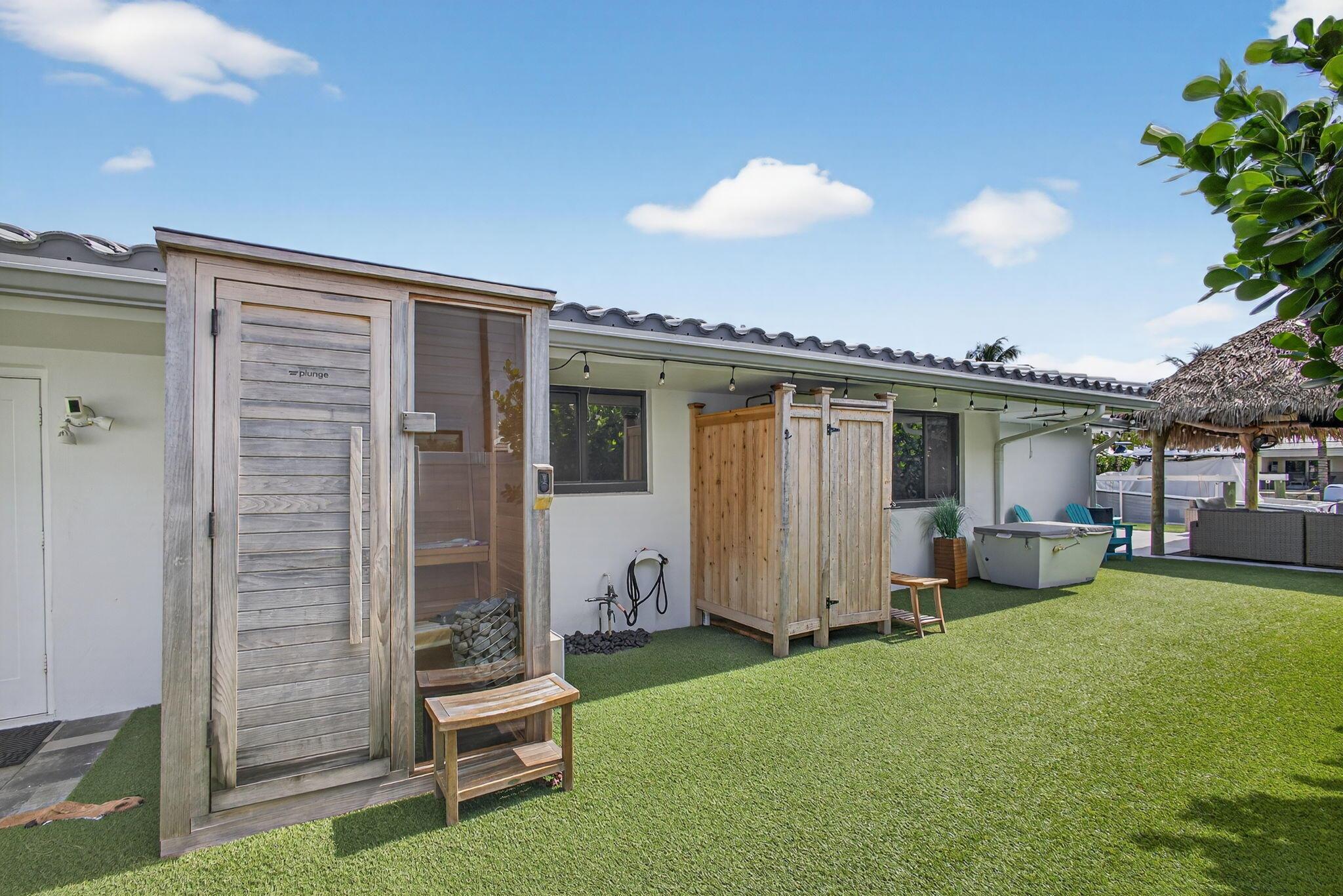 COUNTRY CLUB POINT - Residential Lease