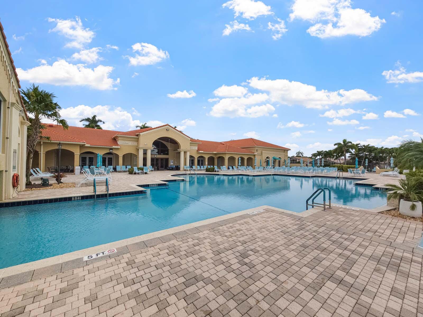 CASCADE LAKES - Residential