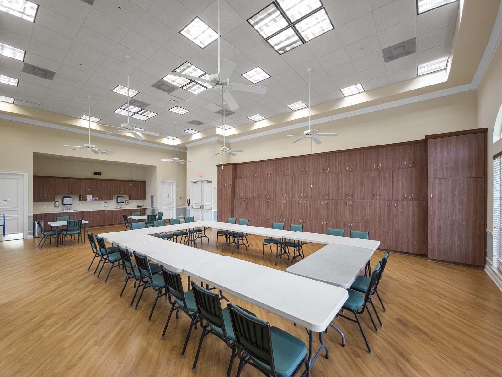 CASCADE LAKES - Residential