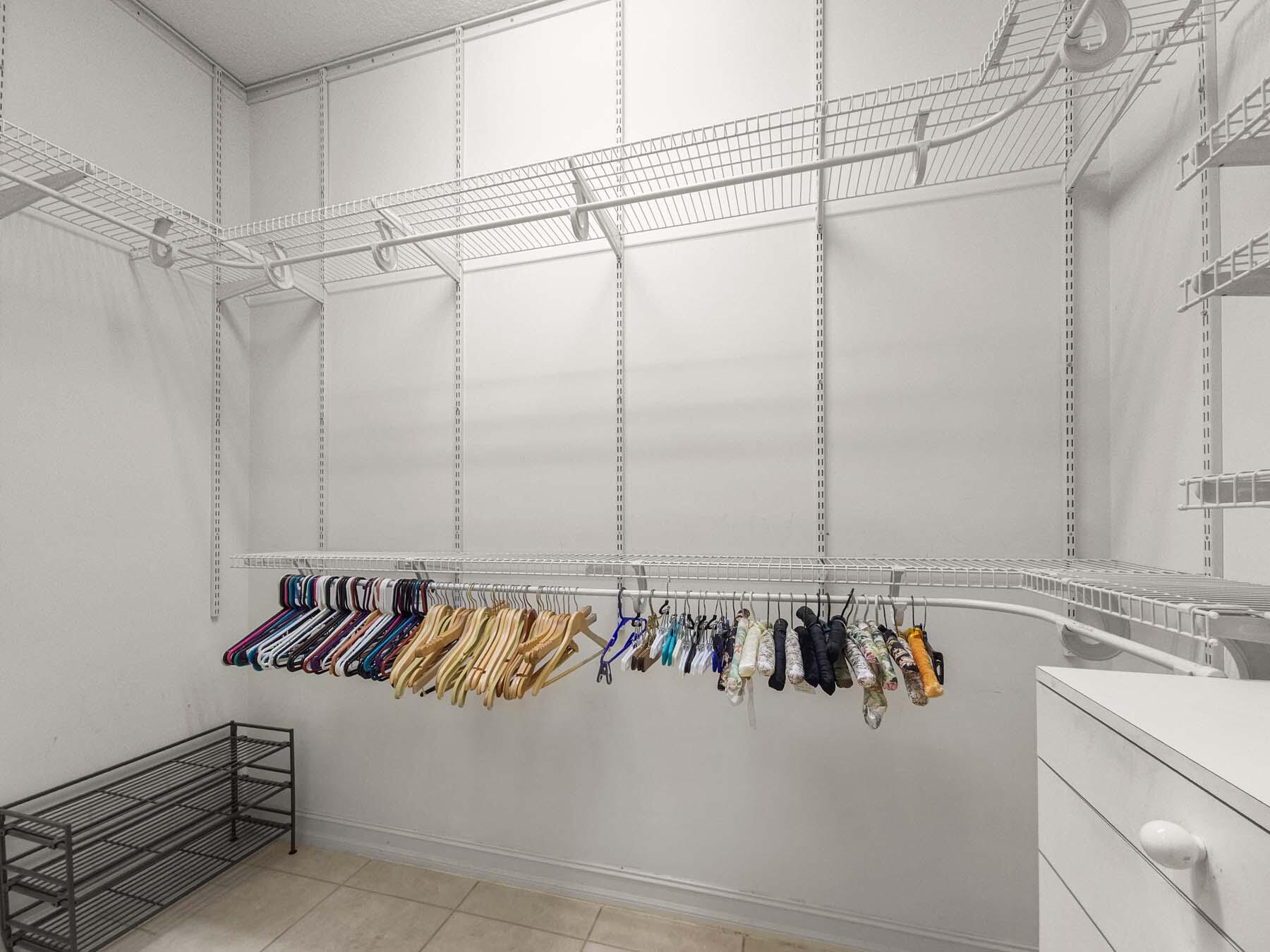 CASCADE LAKES - Residential